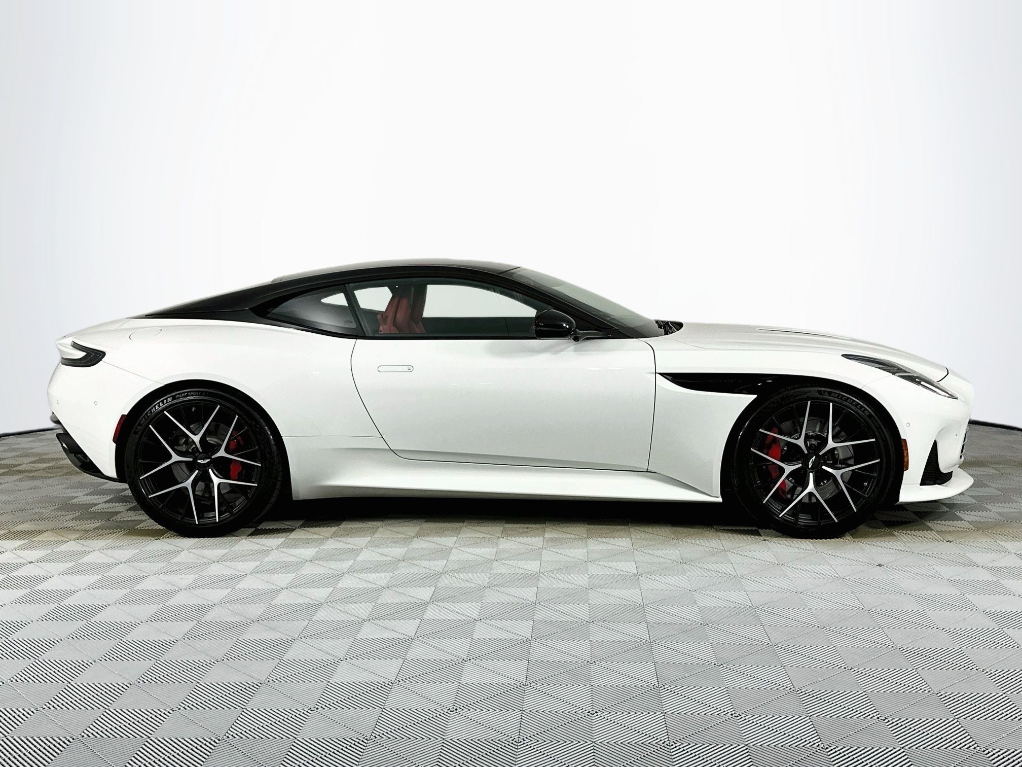 2024 Aston Martin DB12 Base
