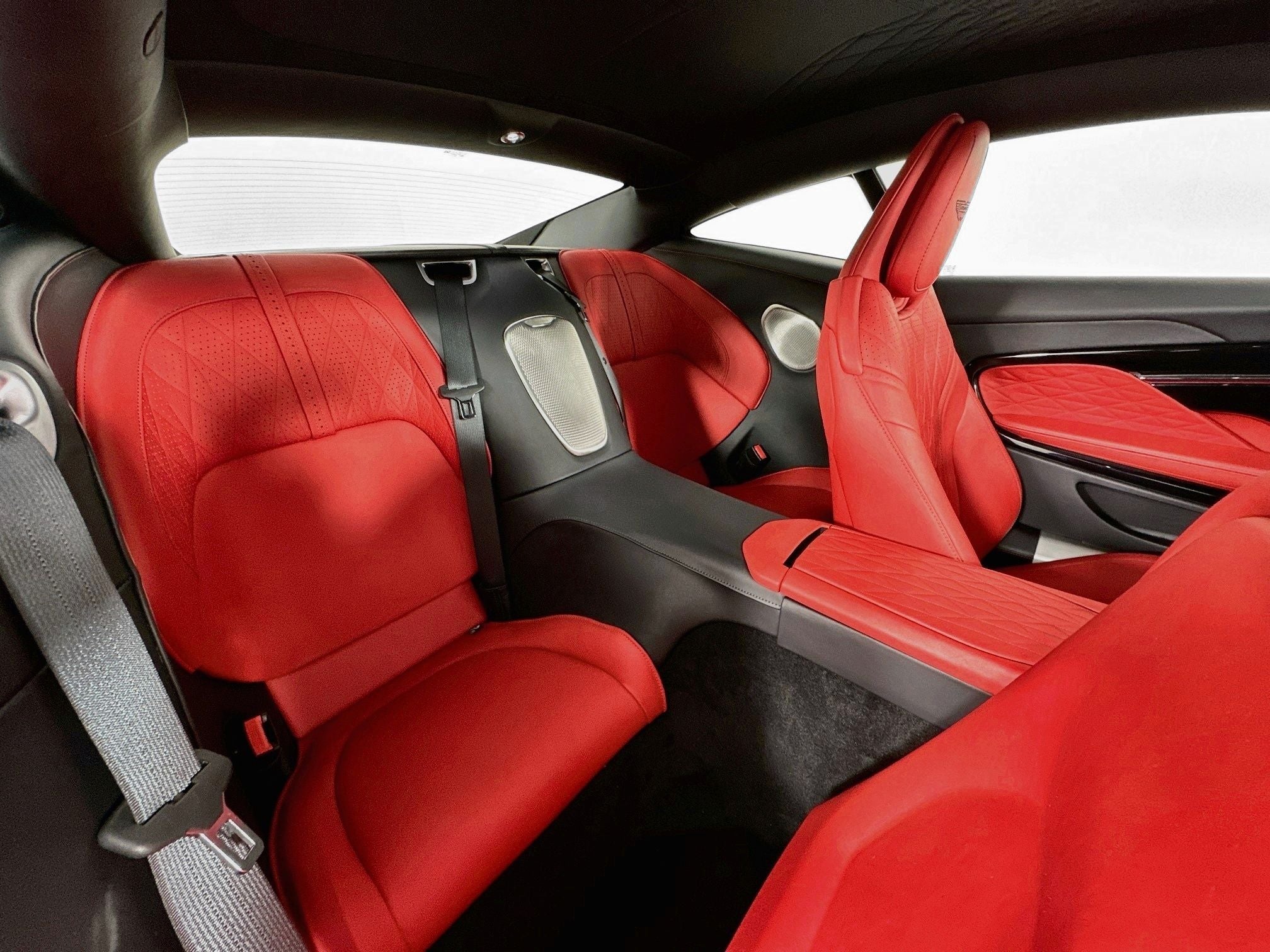 2024 Aston Martin DB12 Base