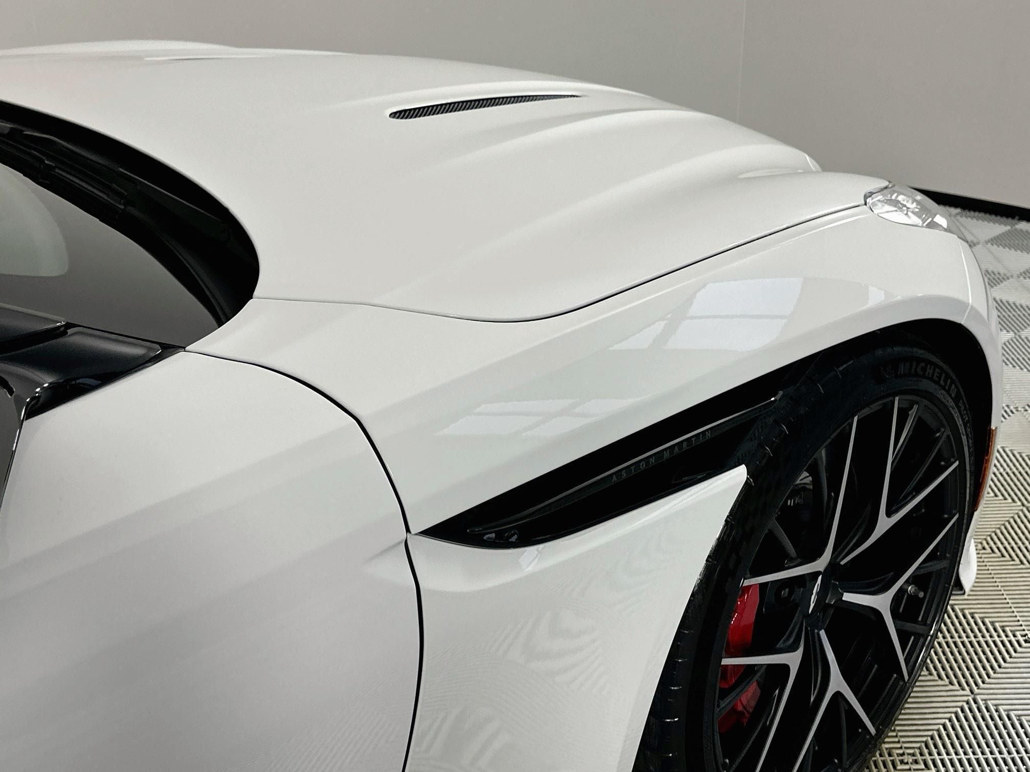 2024 Aston Martin DB12 Base