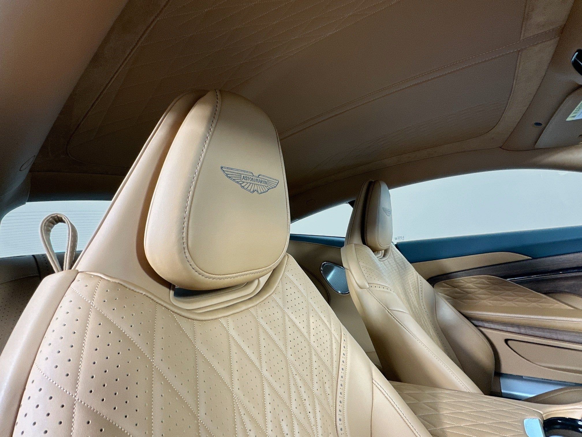 2024 Aston Martin DB12 Base