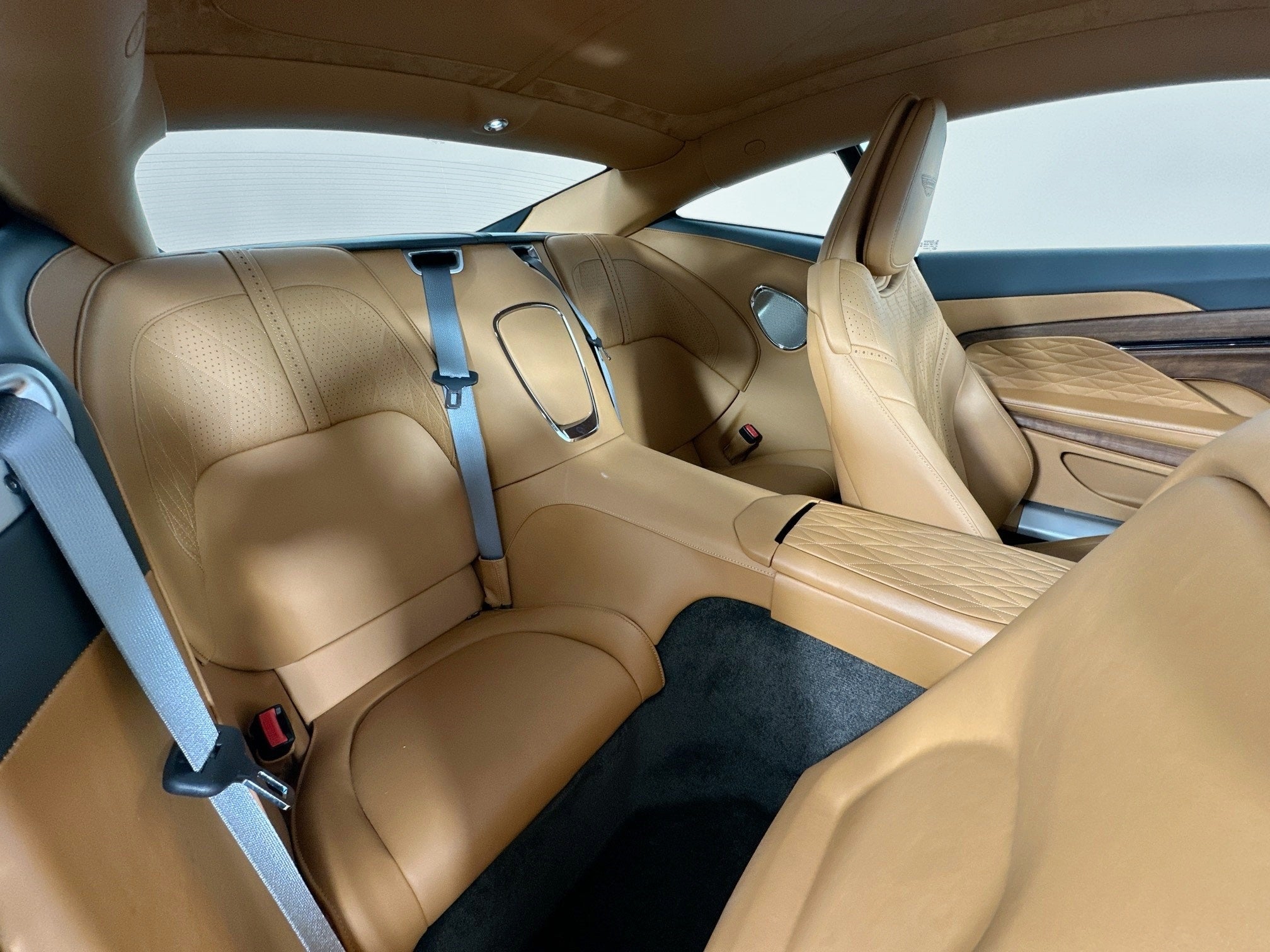 2024 Aston Martin DB12 Base