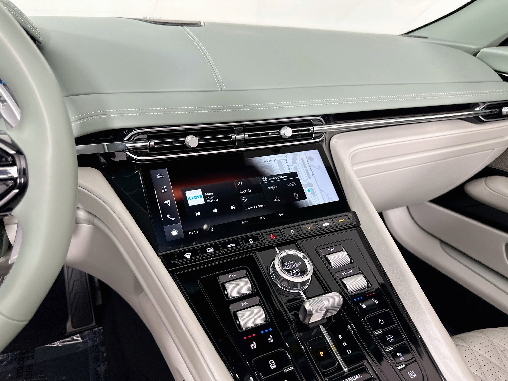 2026 Aston Martin DB12 Volante