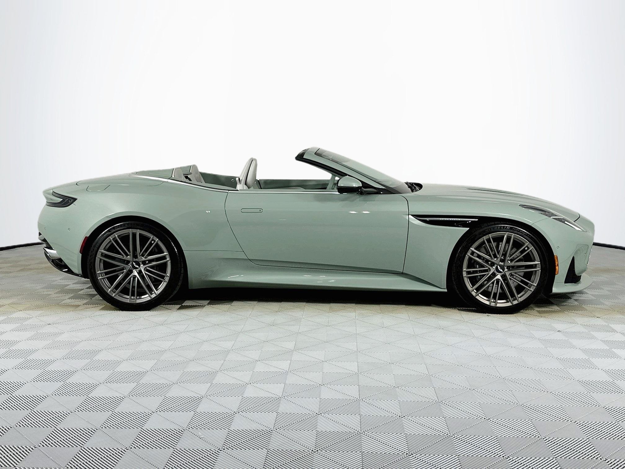 2026 Aston Martin DB12 Volante