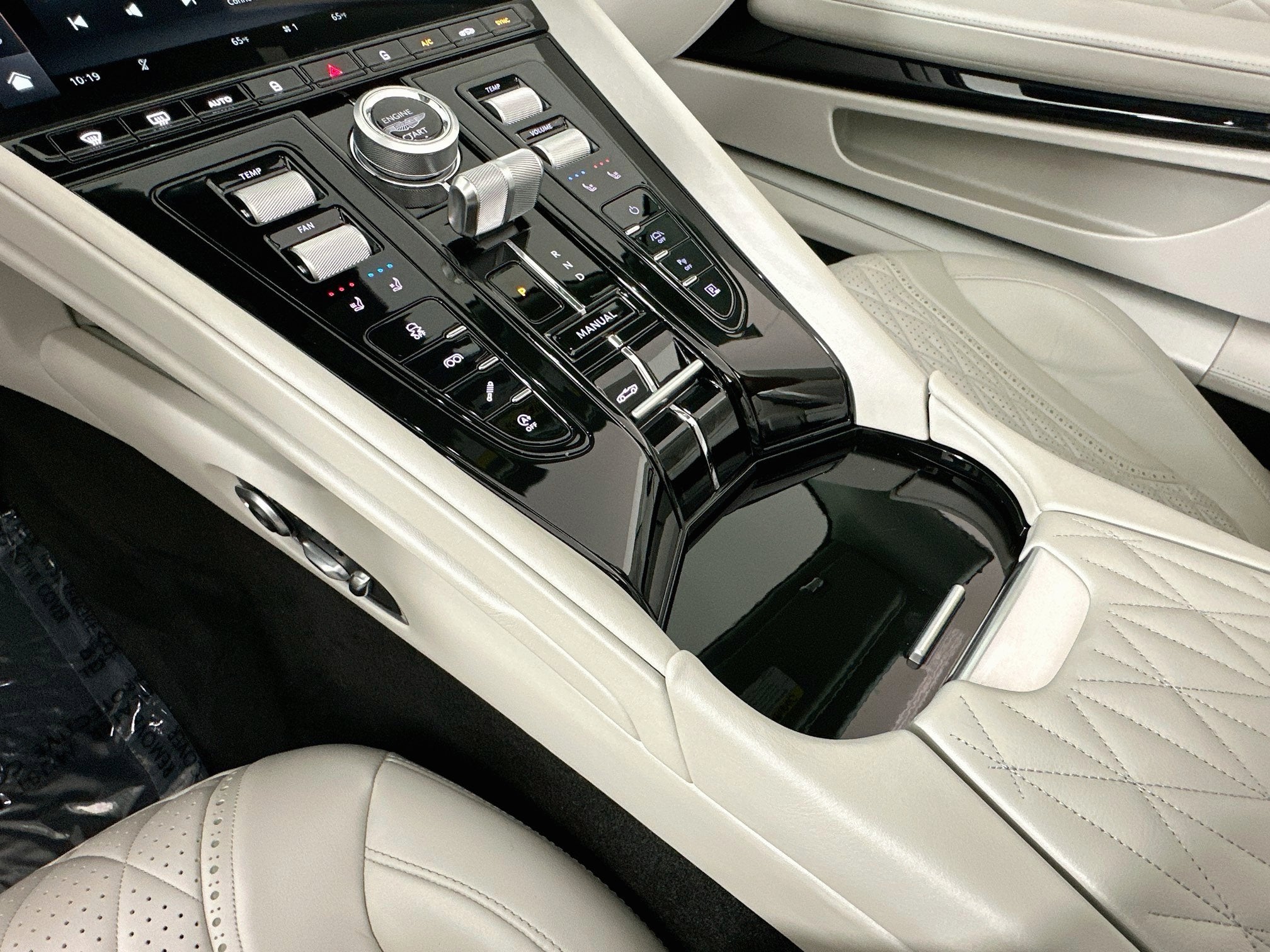 2026 Aston Martin DB12 Volante