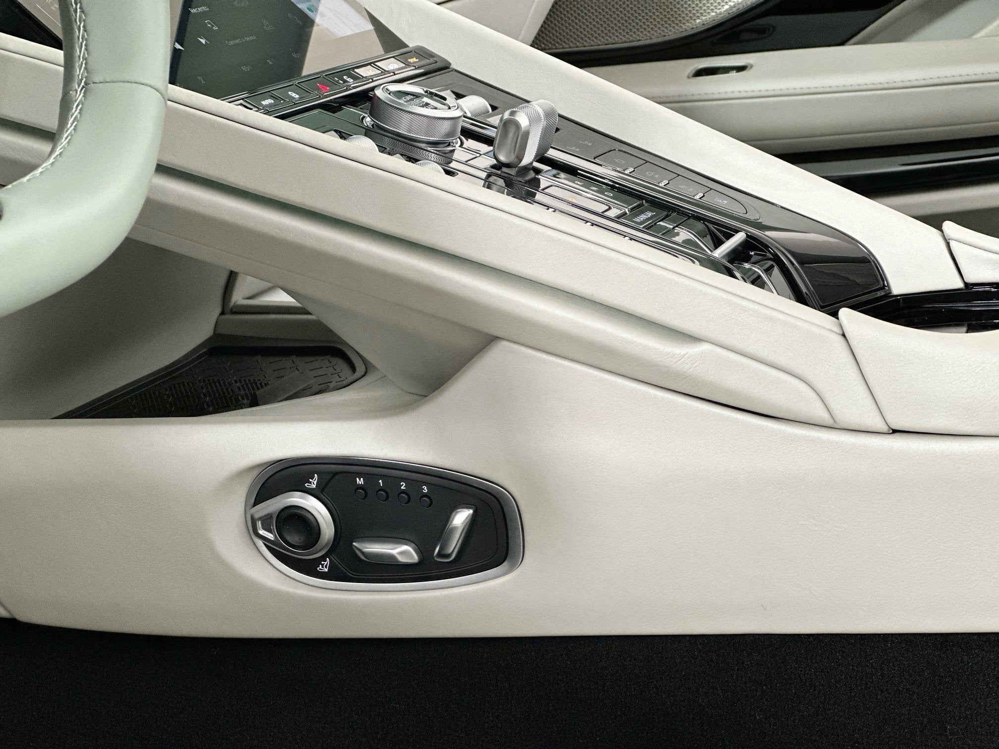2026 Aston Martin DB12 Volante