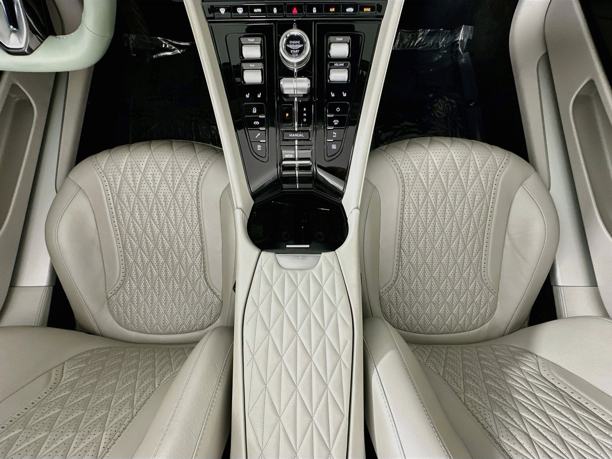 2026 Aston Martin DB12 Volante