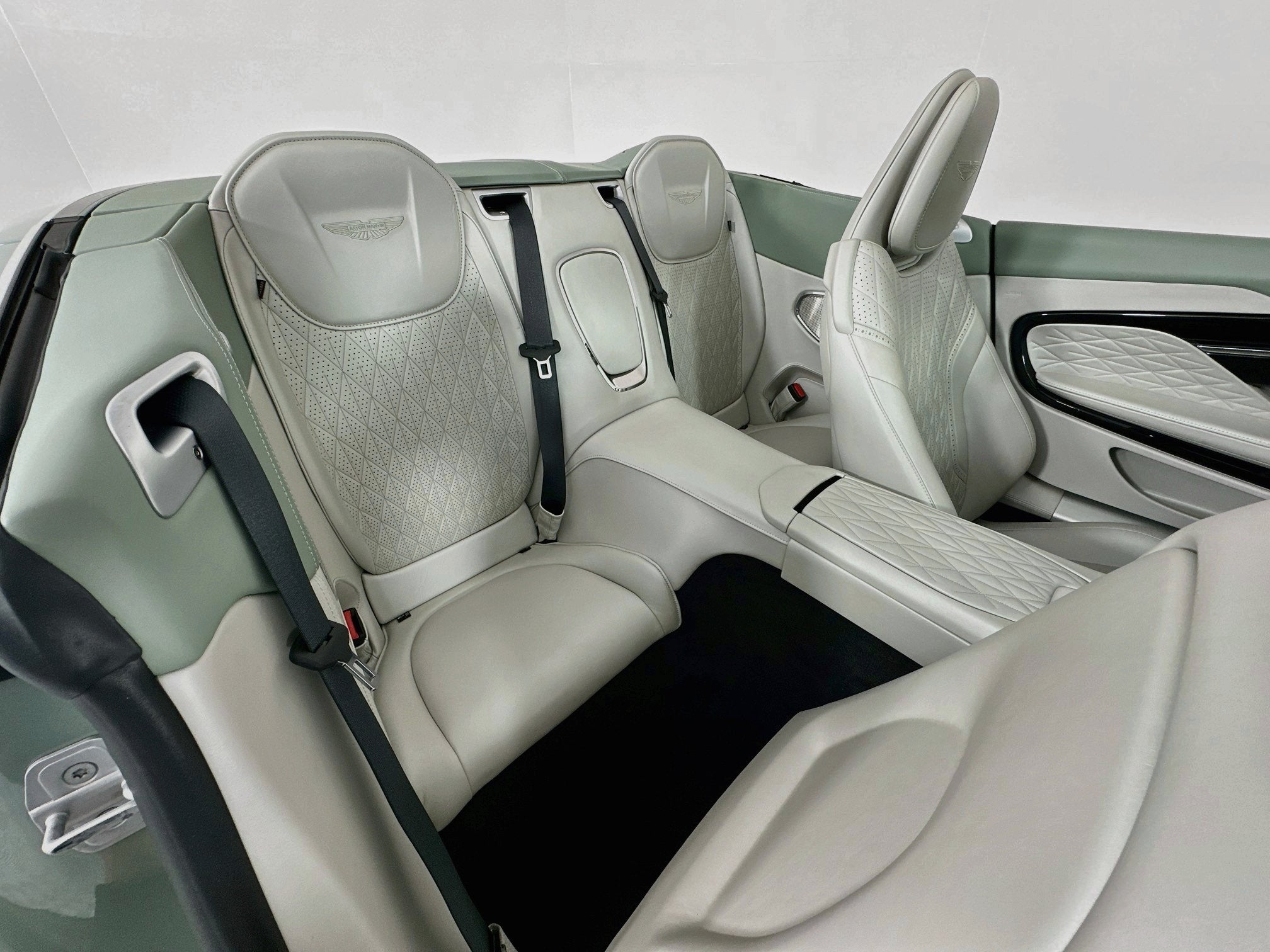 2026 Aston Martin DB12 Volante