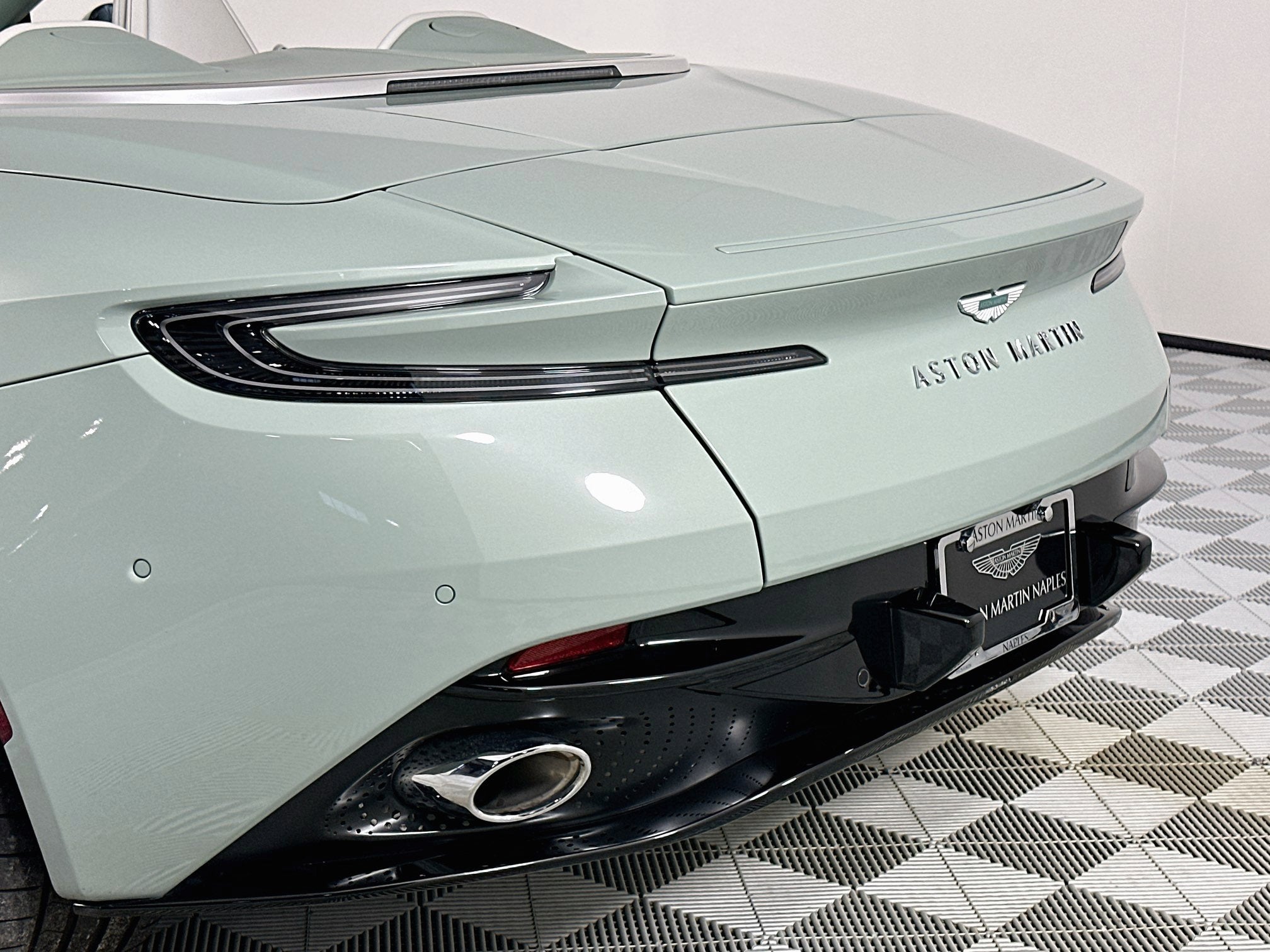2026 Aston Martin DB12 Volante