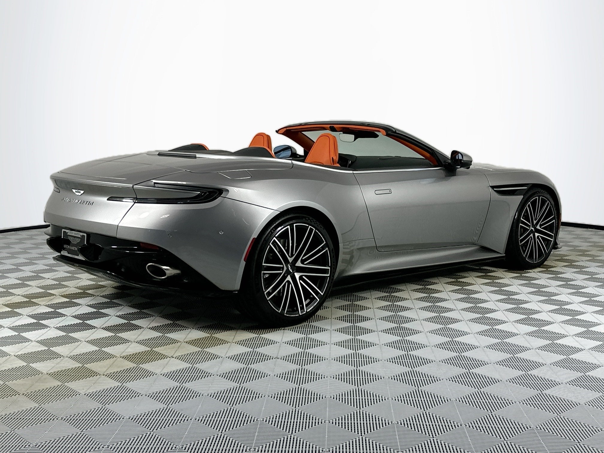 2024 Aston Martin DB12 Volante
