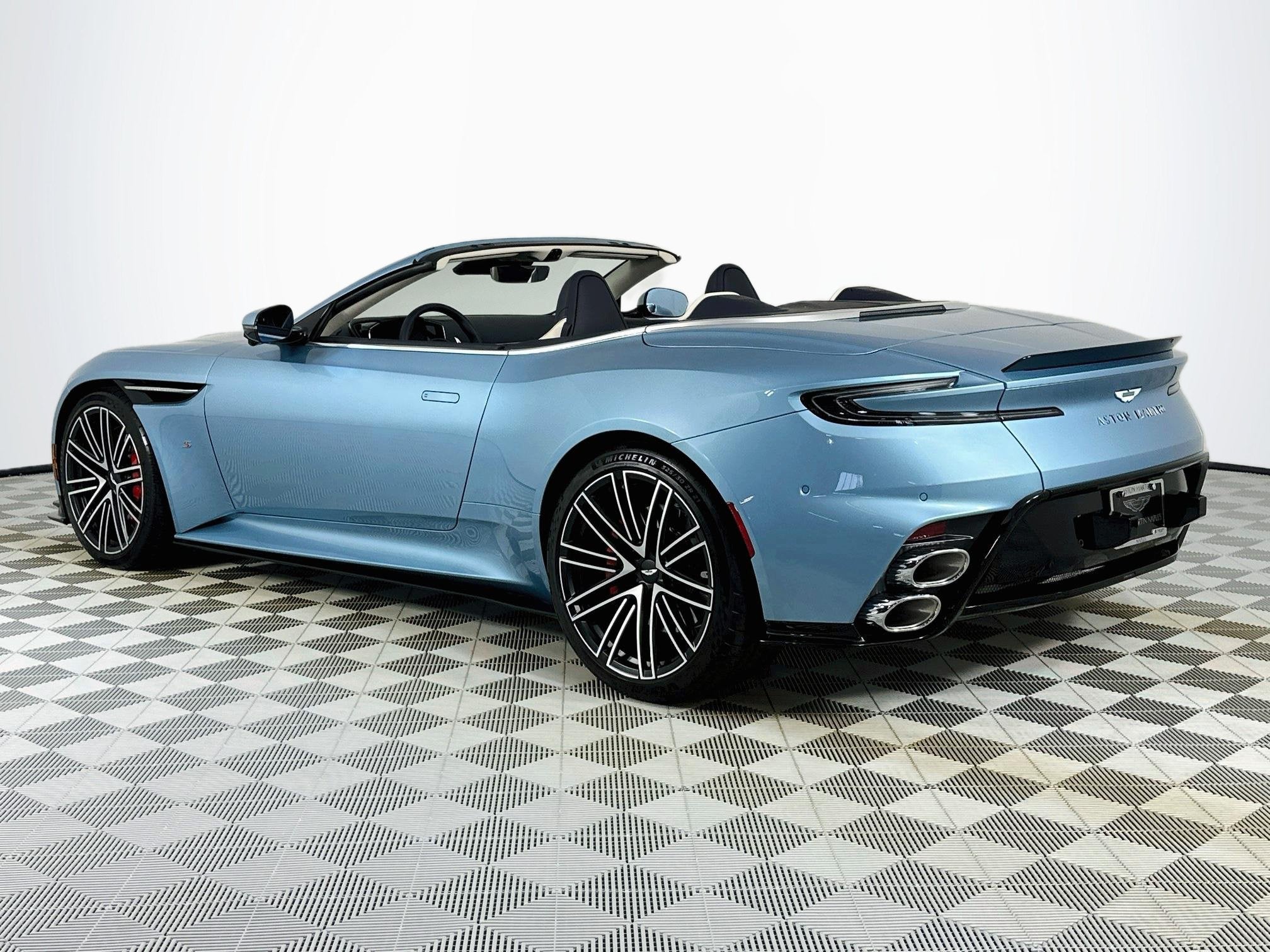 2026 Aston Martin DB12 S Volante