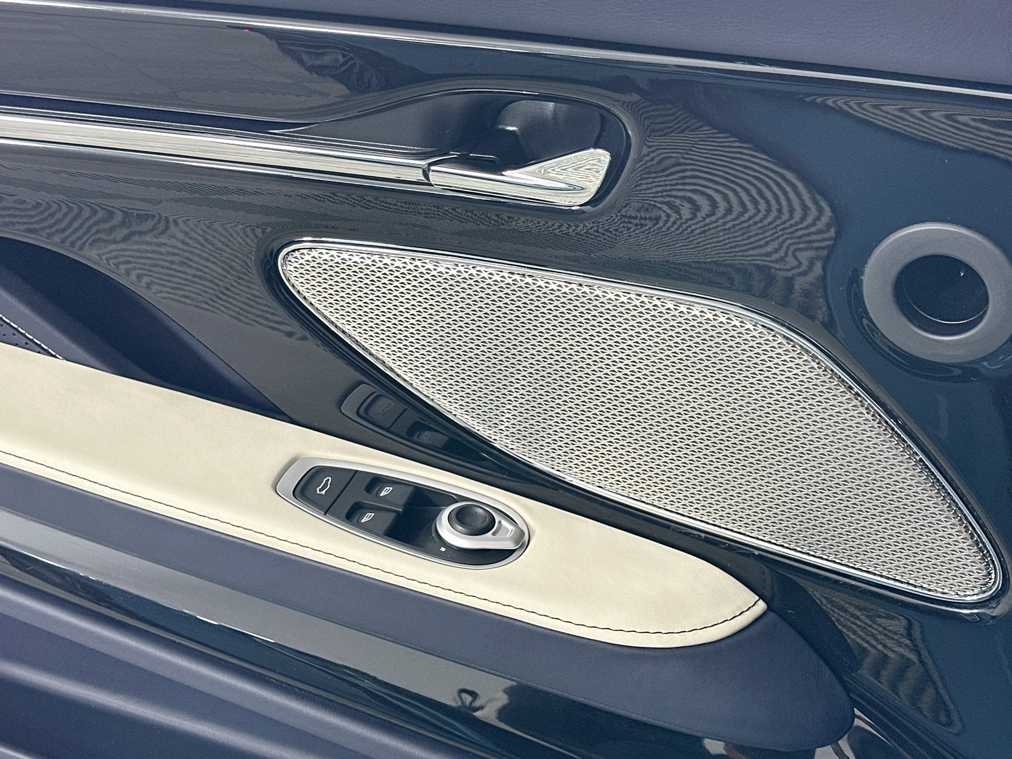 2026 Aston Martin DB12 S Volante