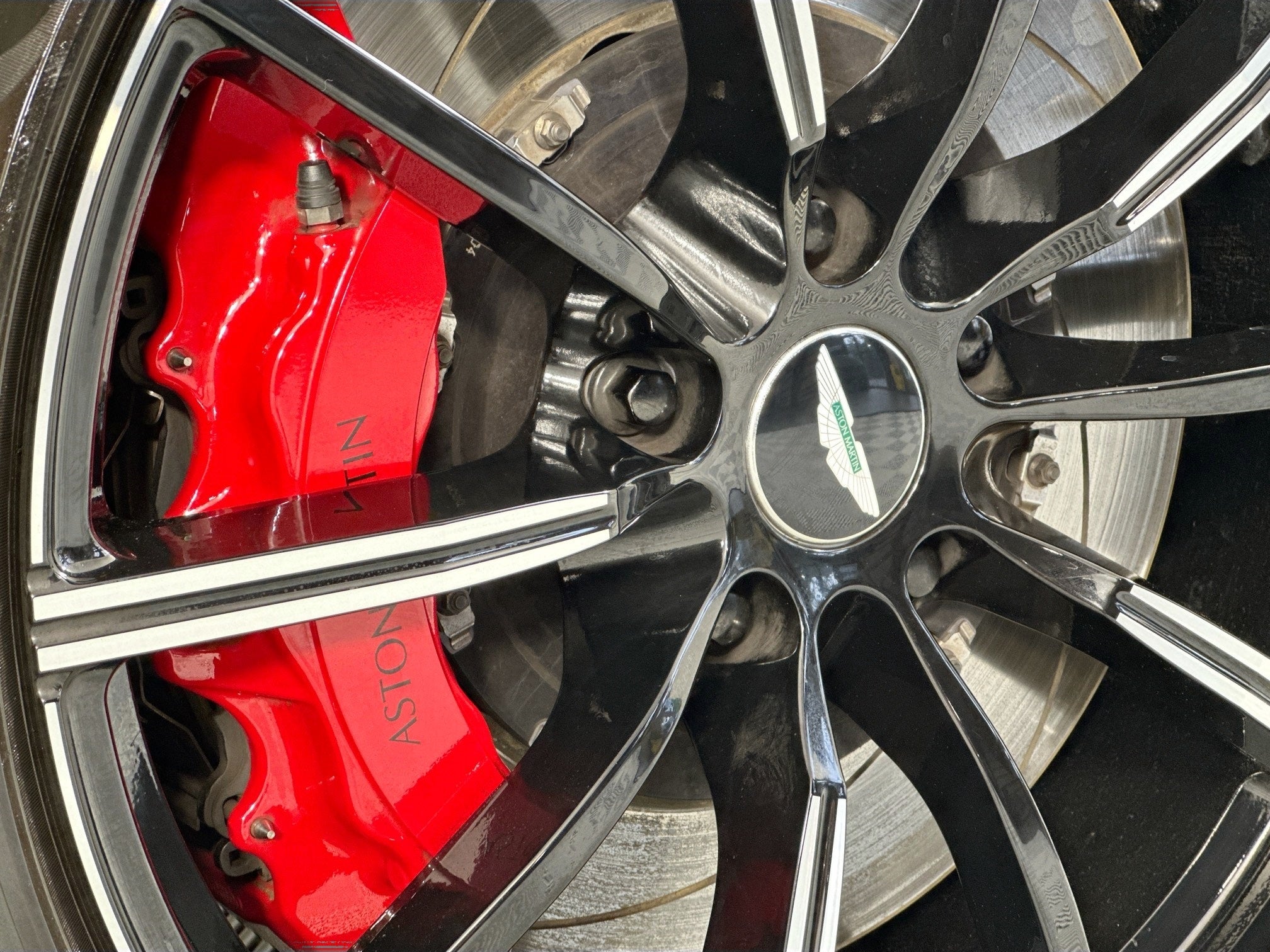 2021 Aston Martin Vantage Base