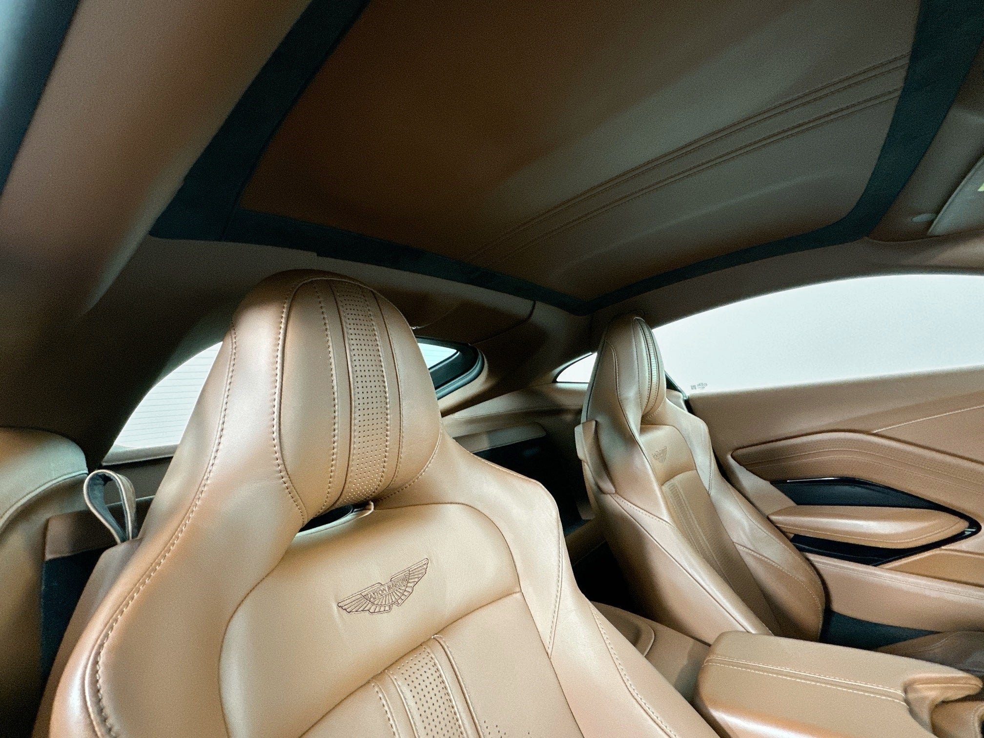 2020 Aston Martin Vantage Base