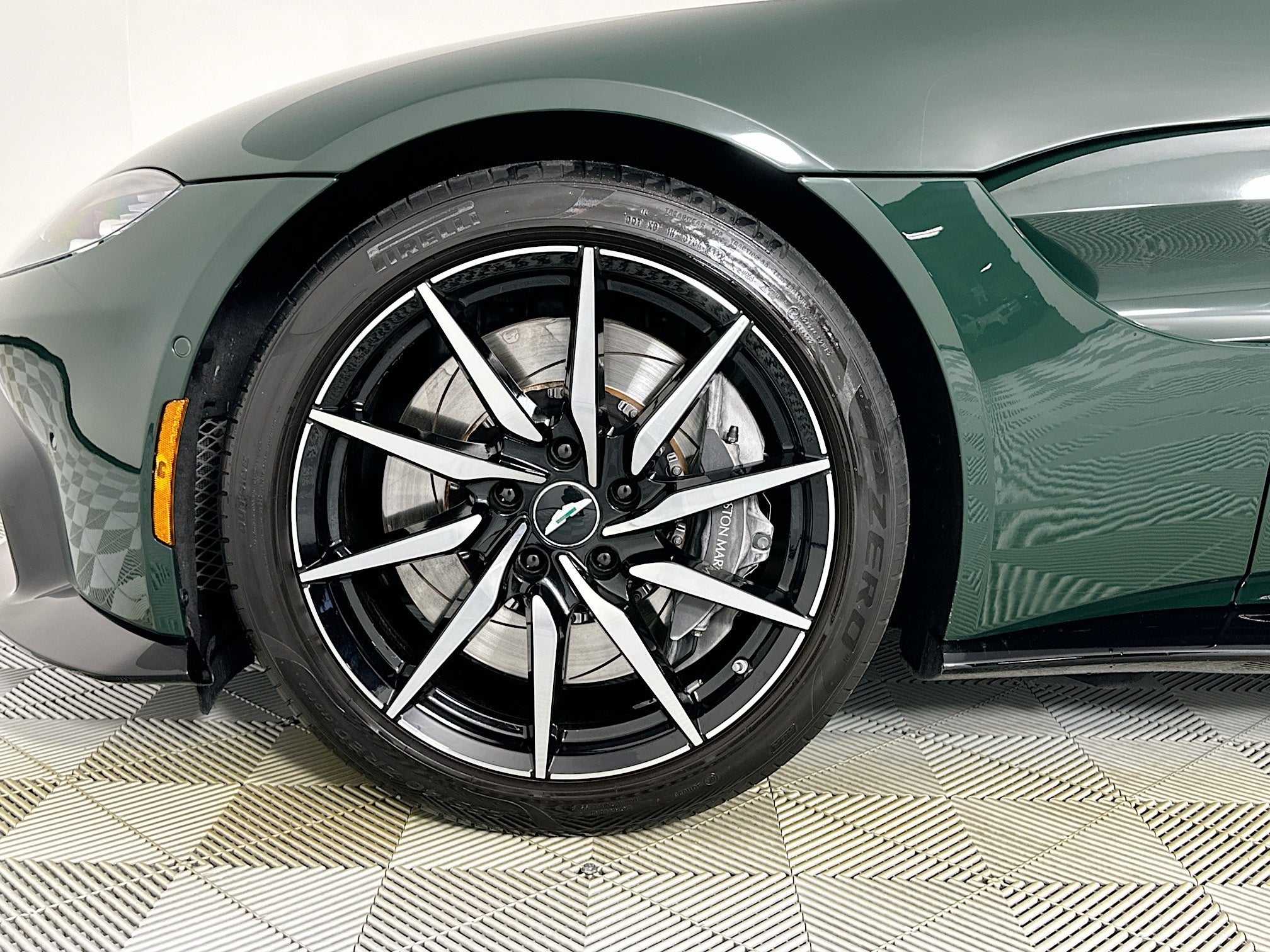 2020 Aston Martin Vantage Base