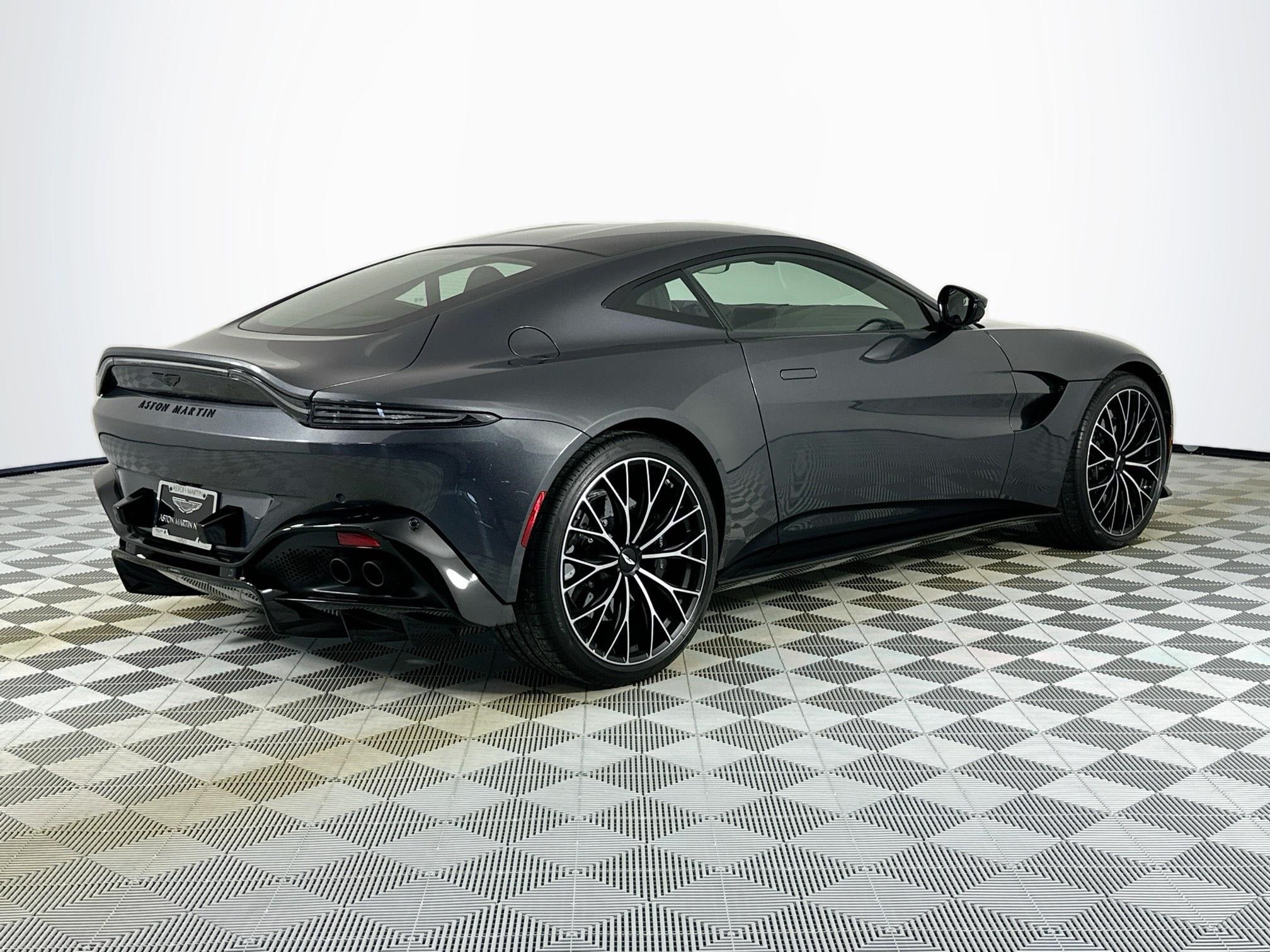 2023 Aston Martin Vantage Base