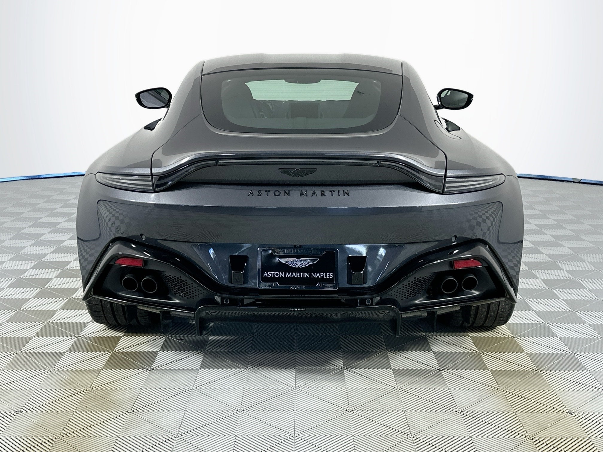 2023 Aston Martin Vantage Base