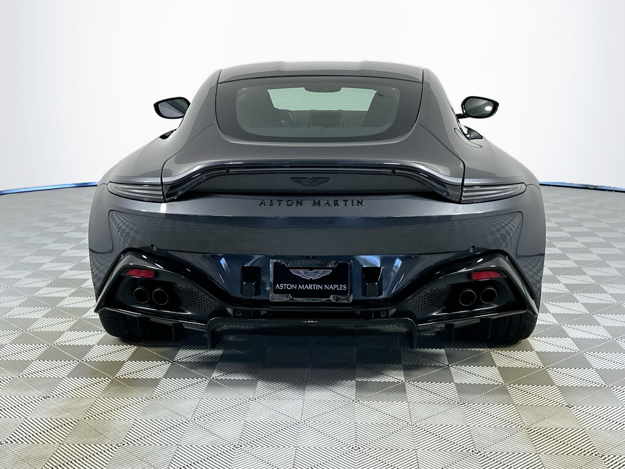 2023 Aston Martin Vantage Base