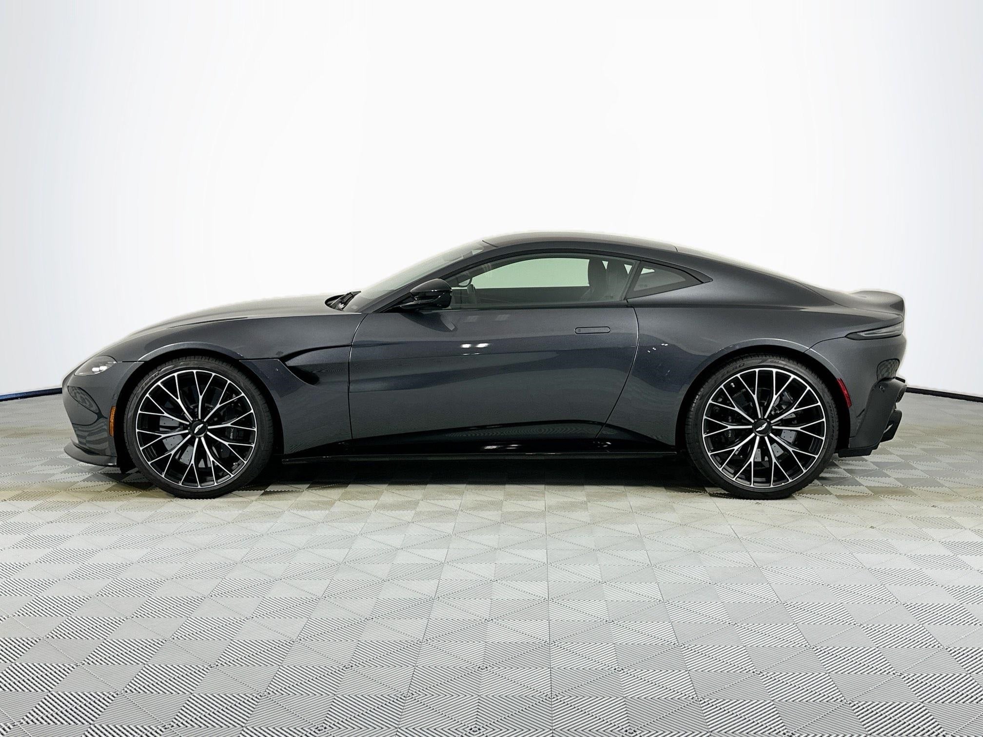 2023 Aston Martin Vantage Base