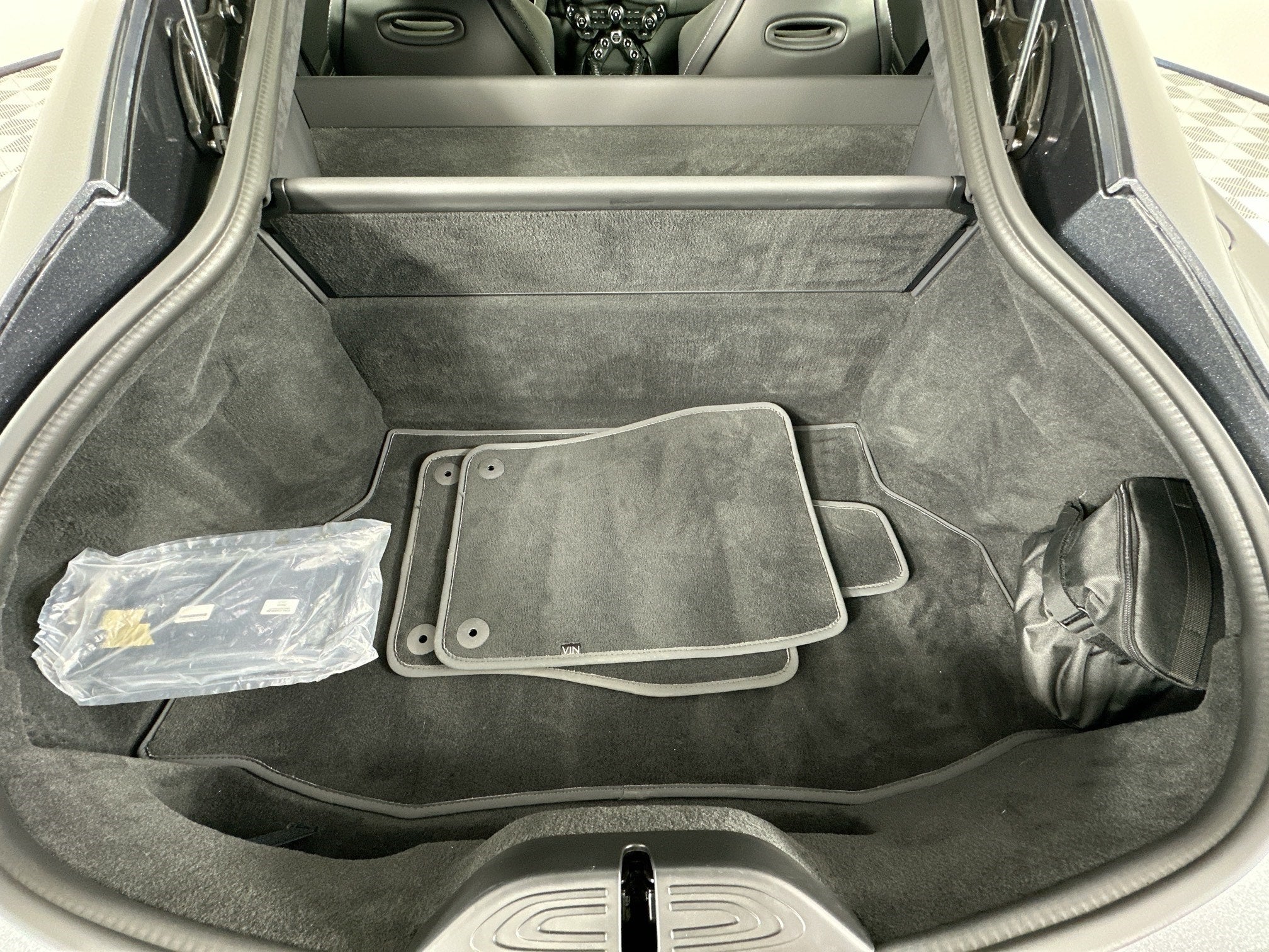 2023 Aston Martin Vantage Base