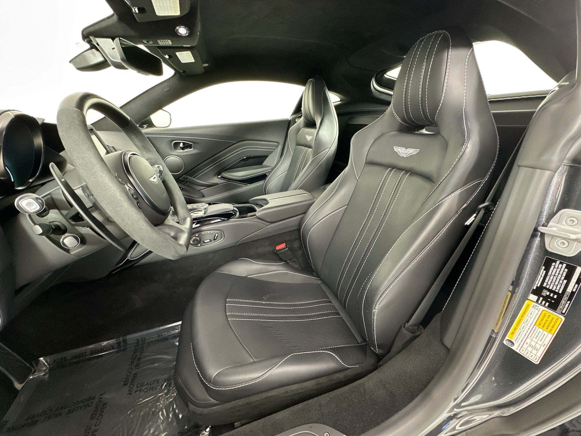 2023 Aston Martin Vantage Base