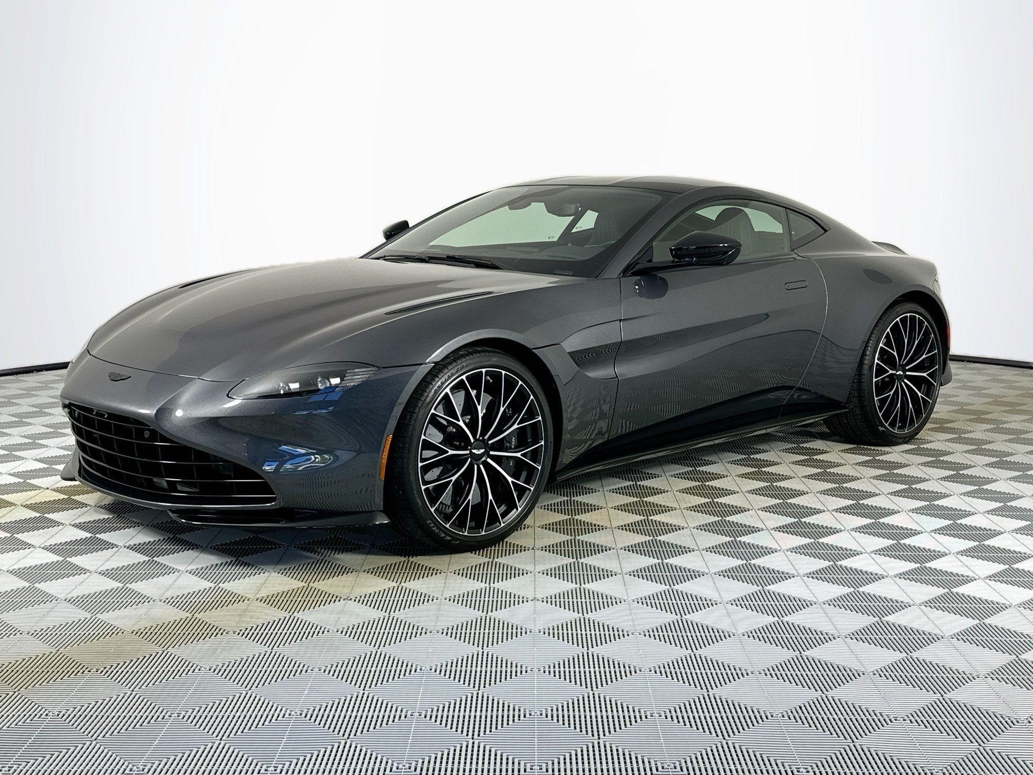 2023 Aston Martin Vantage Base