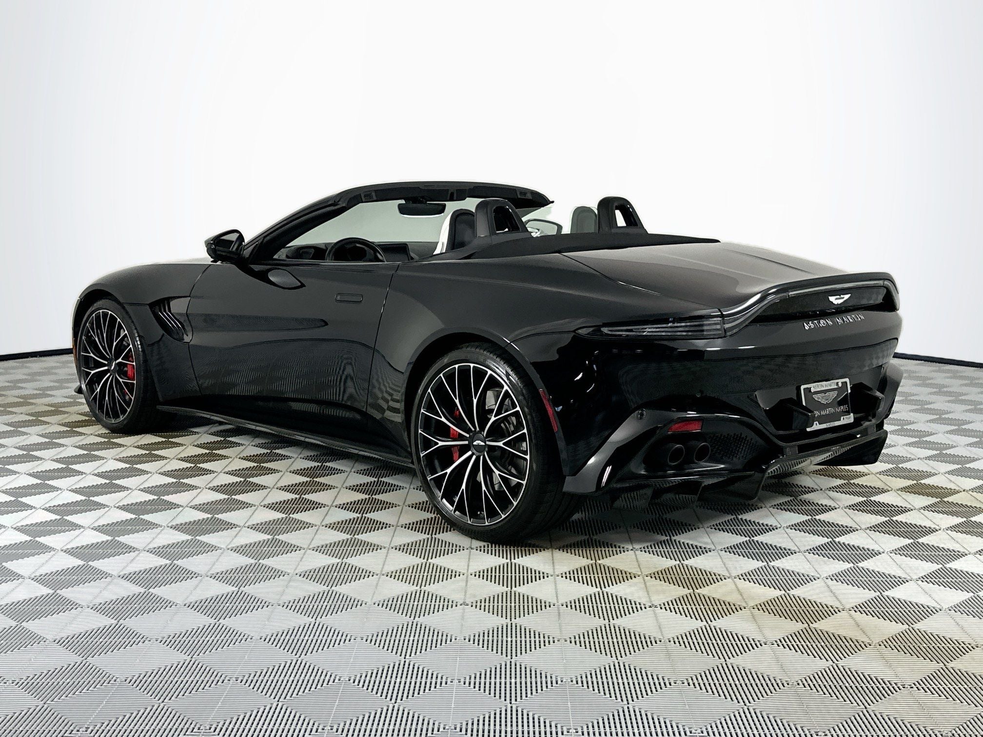 2023 Aston Martin Vantage Roadster