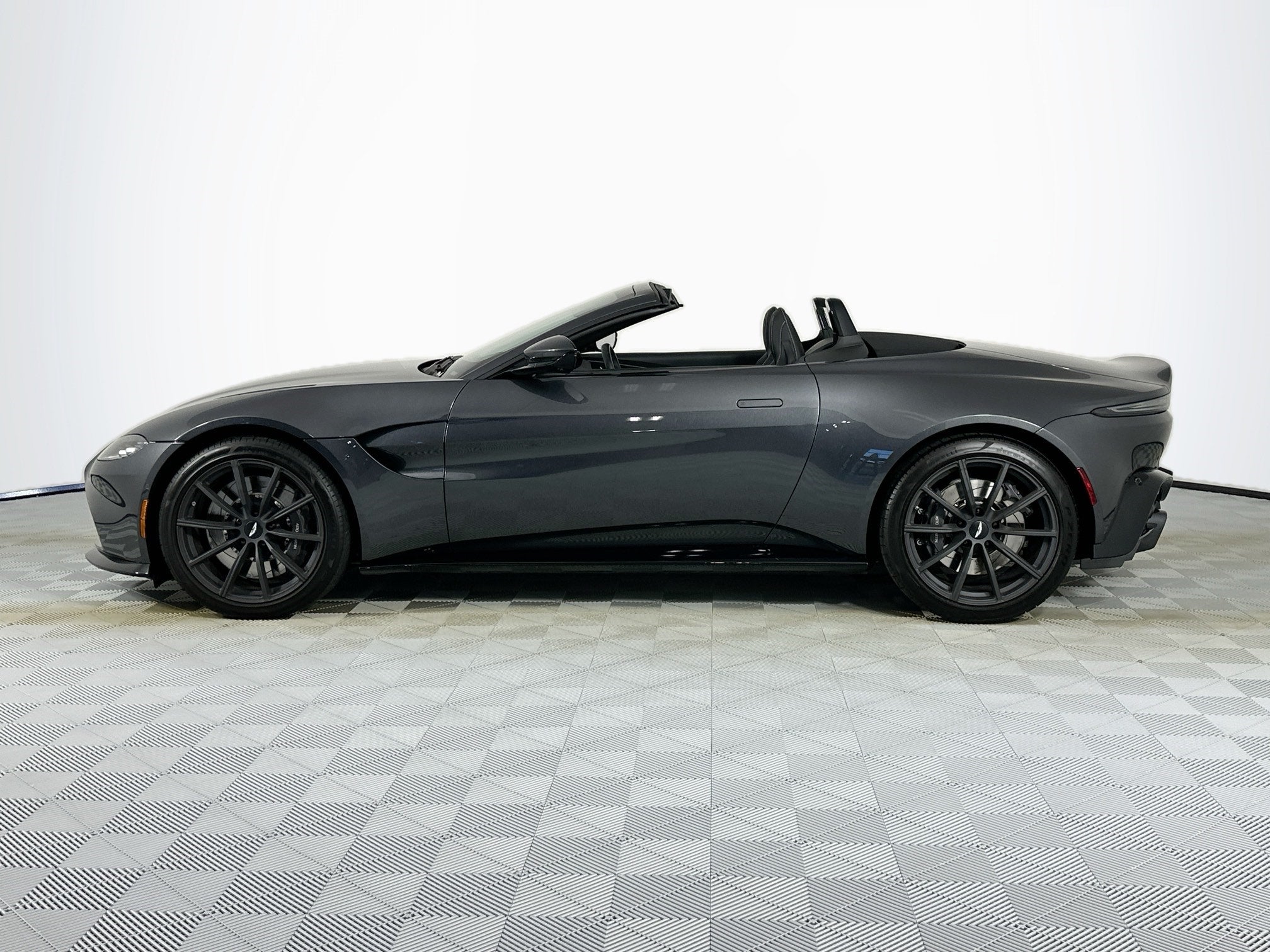 2021 Aston Martin Vantage Roadster