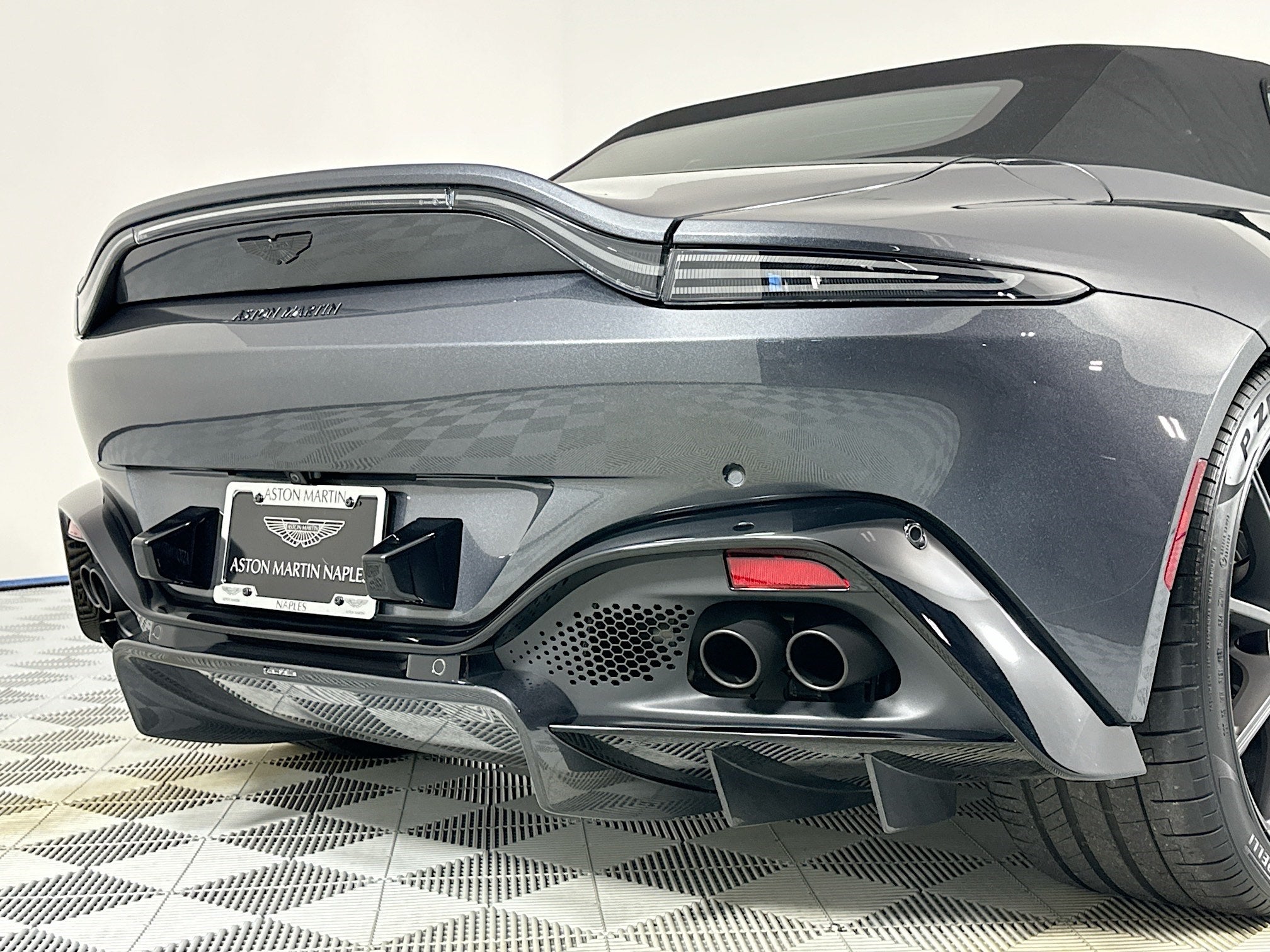 2021 Aston Martin Vantage Roadster