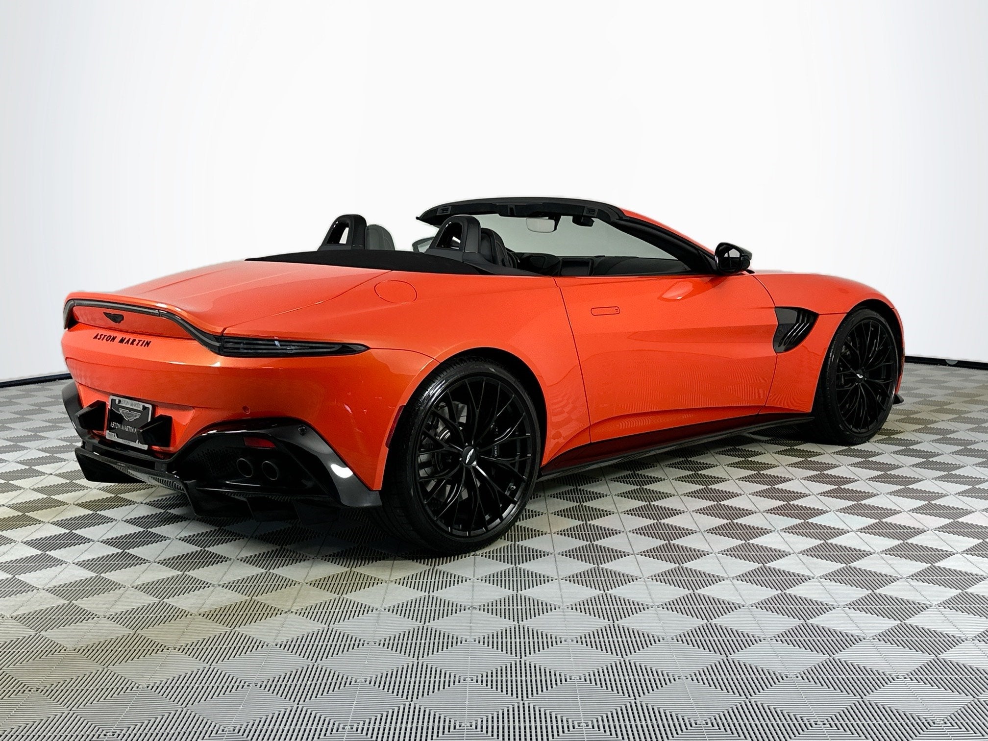 2023 Aston Martin Vantage Roadster