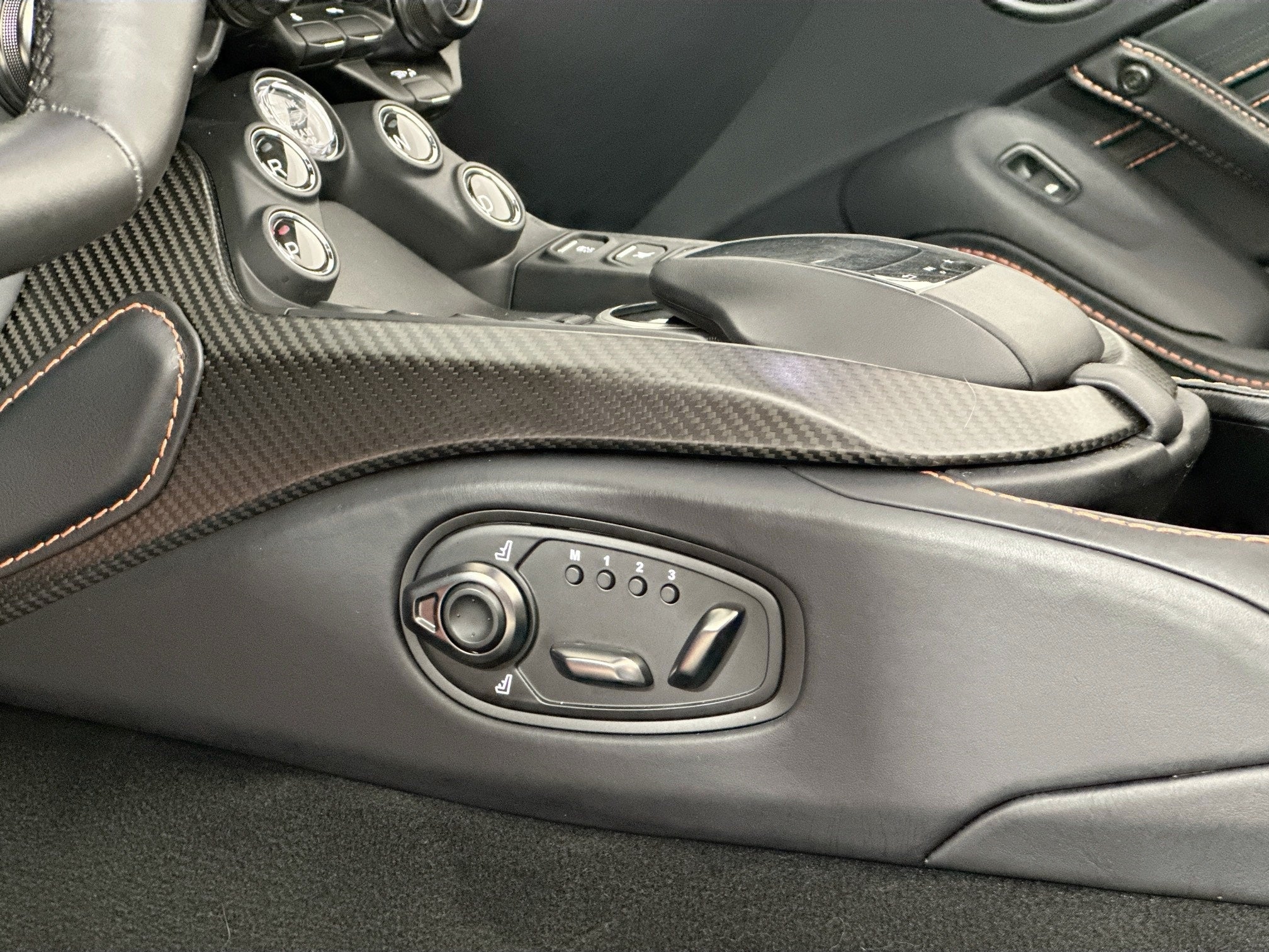 2023 Aston Martin Vantage Roadster