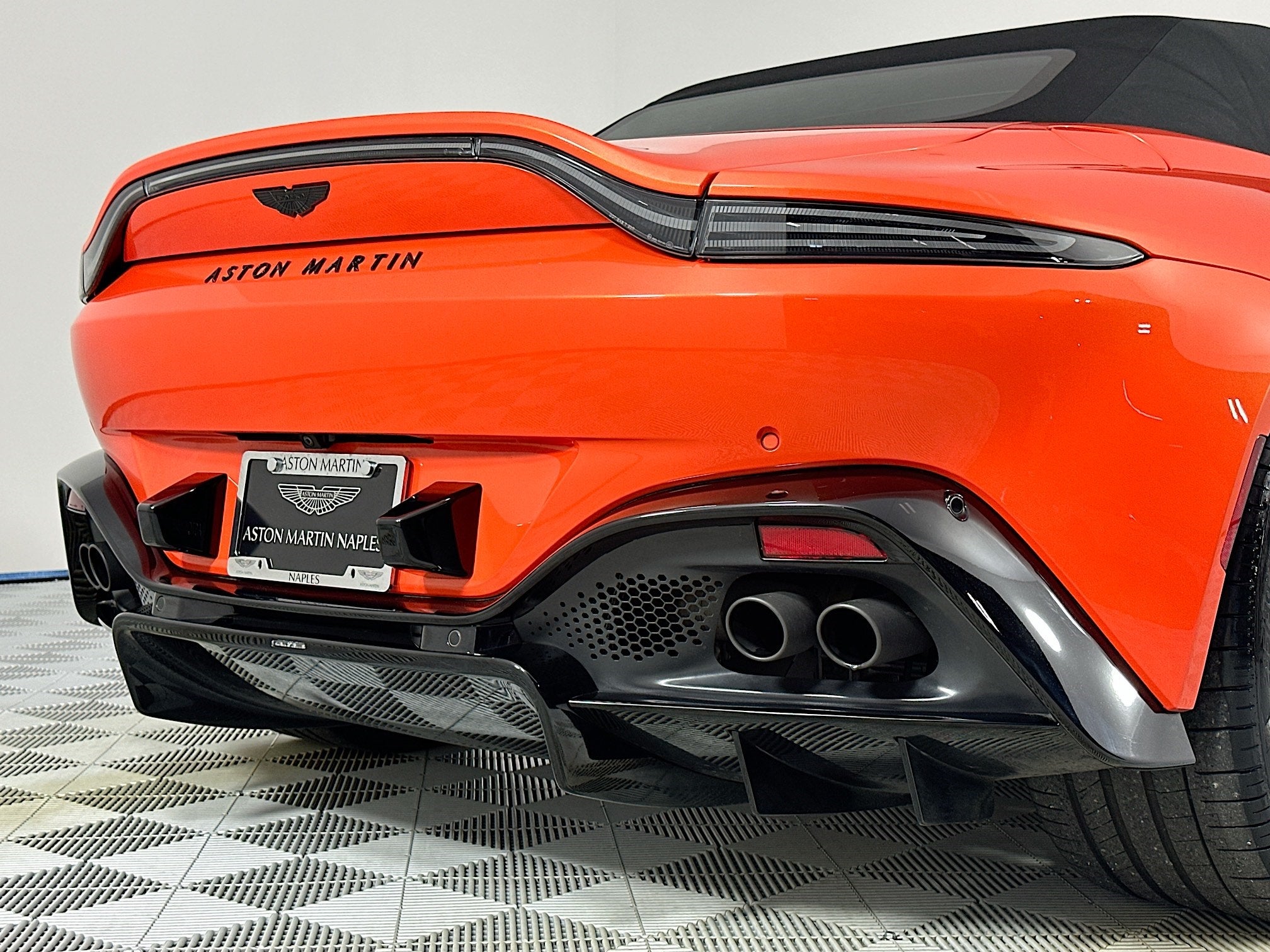 2023 Aston Martin Vantage Roadster