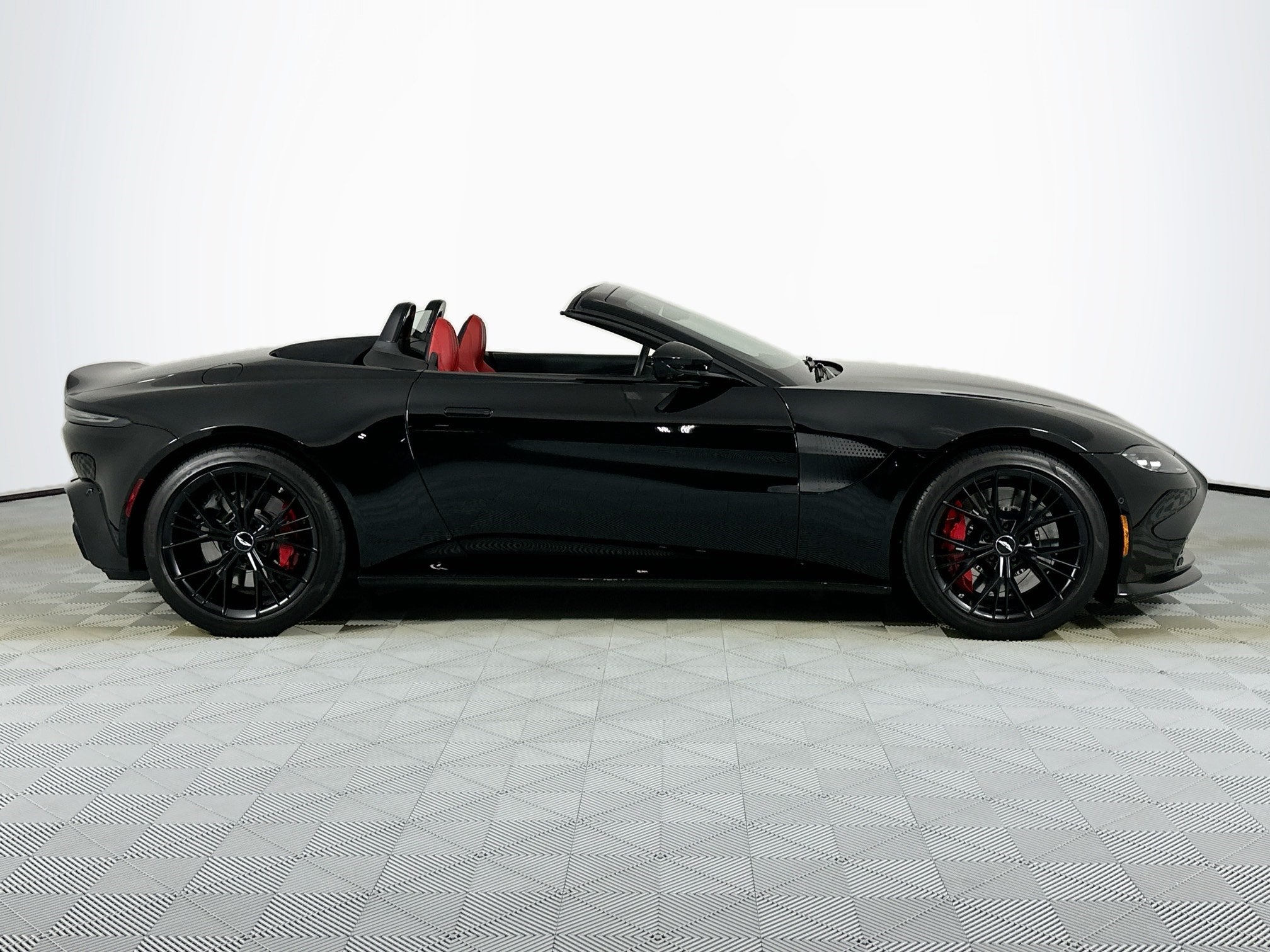 2021 Aston Martin Vantage Roadster