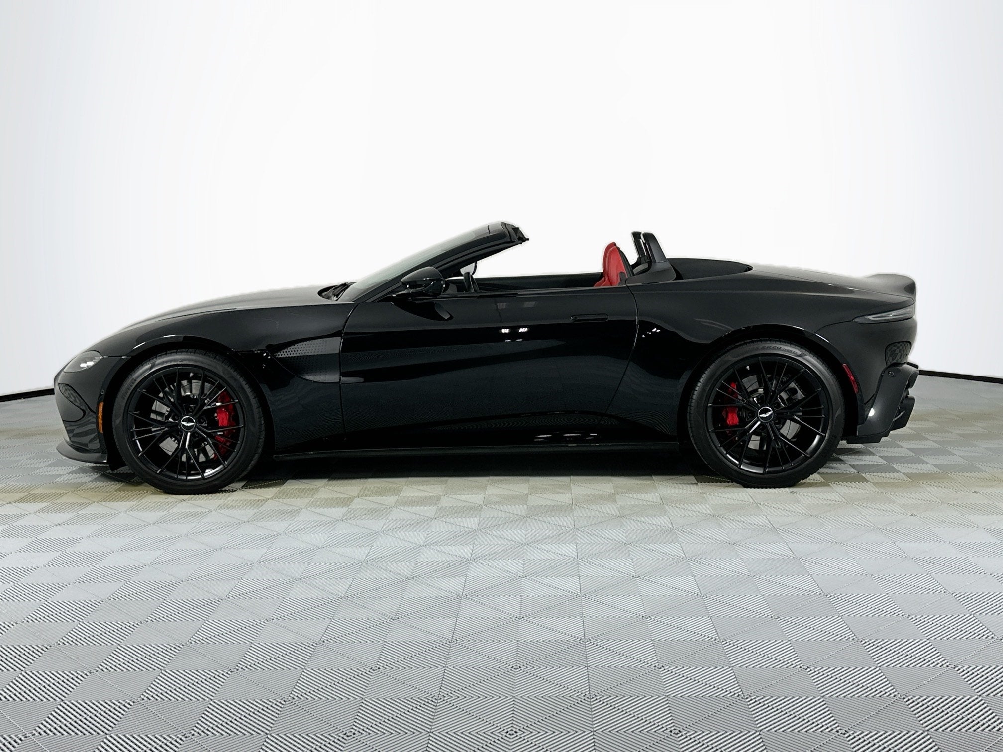 2021 Aston Martin Vantage Roadster