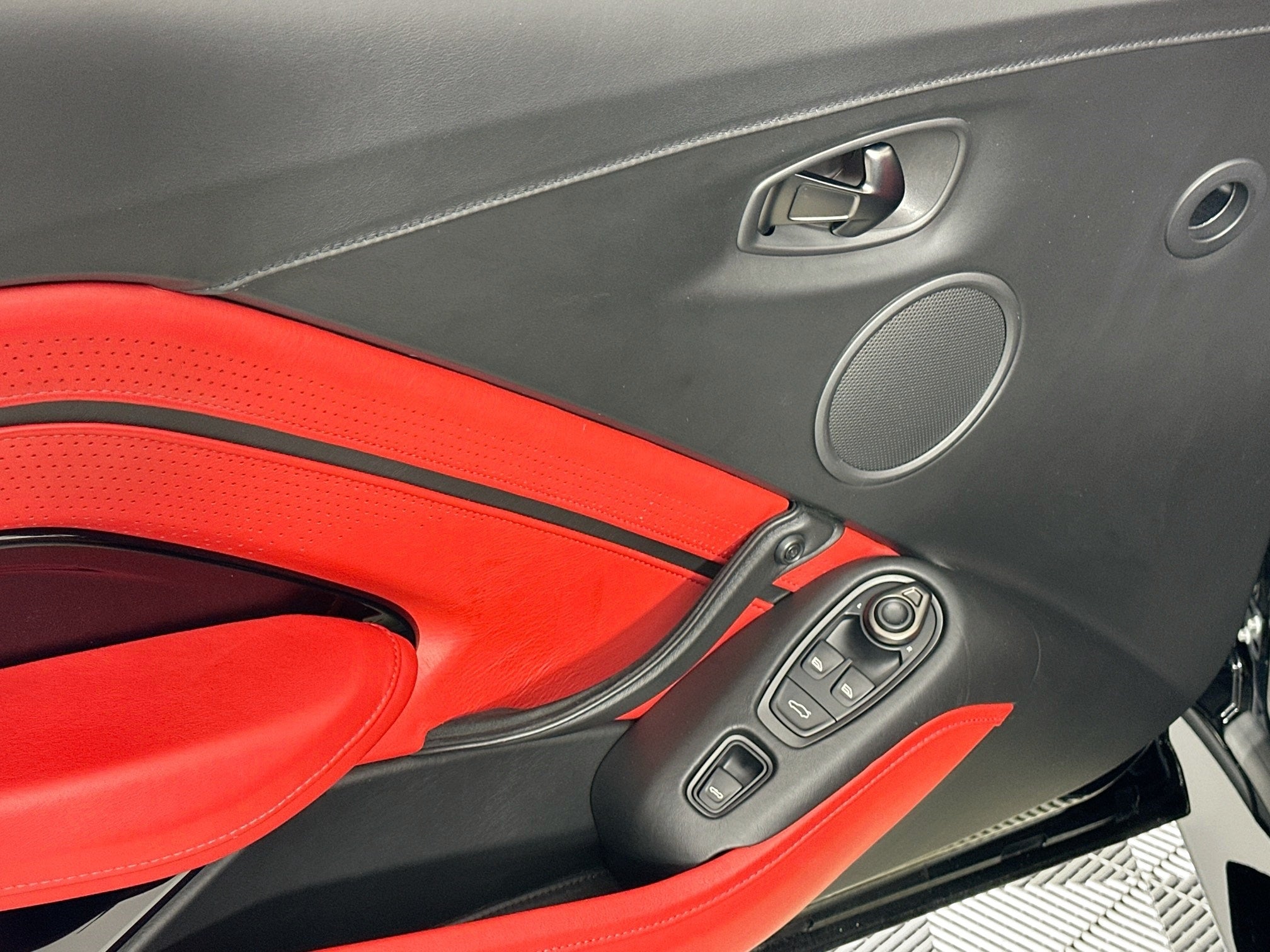 2021 Aston Martin Vantage Roadster