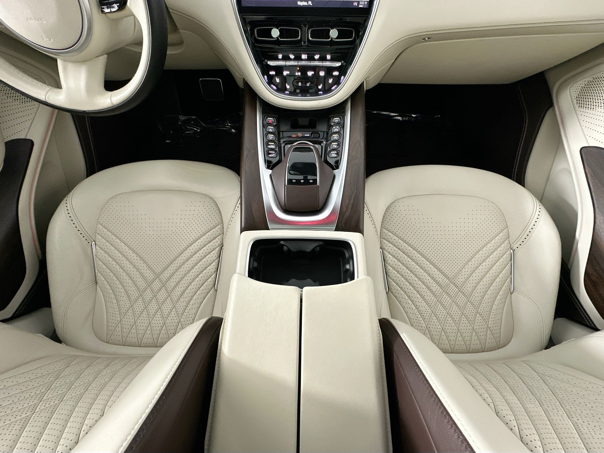 2021 Aston Martin DBX Base