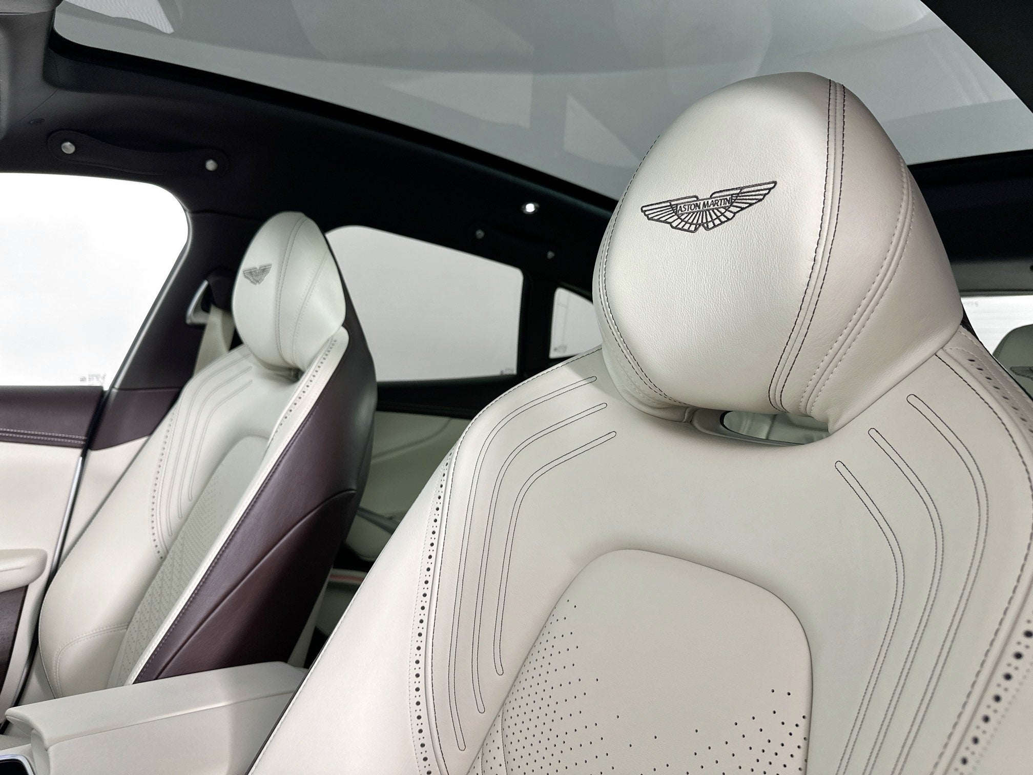 2021 Aston Martin DBX Base