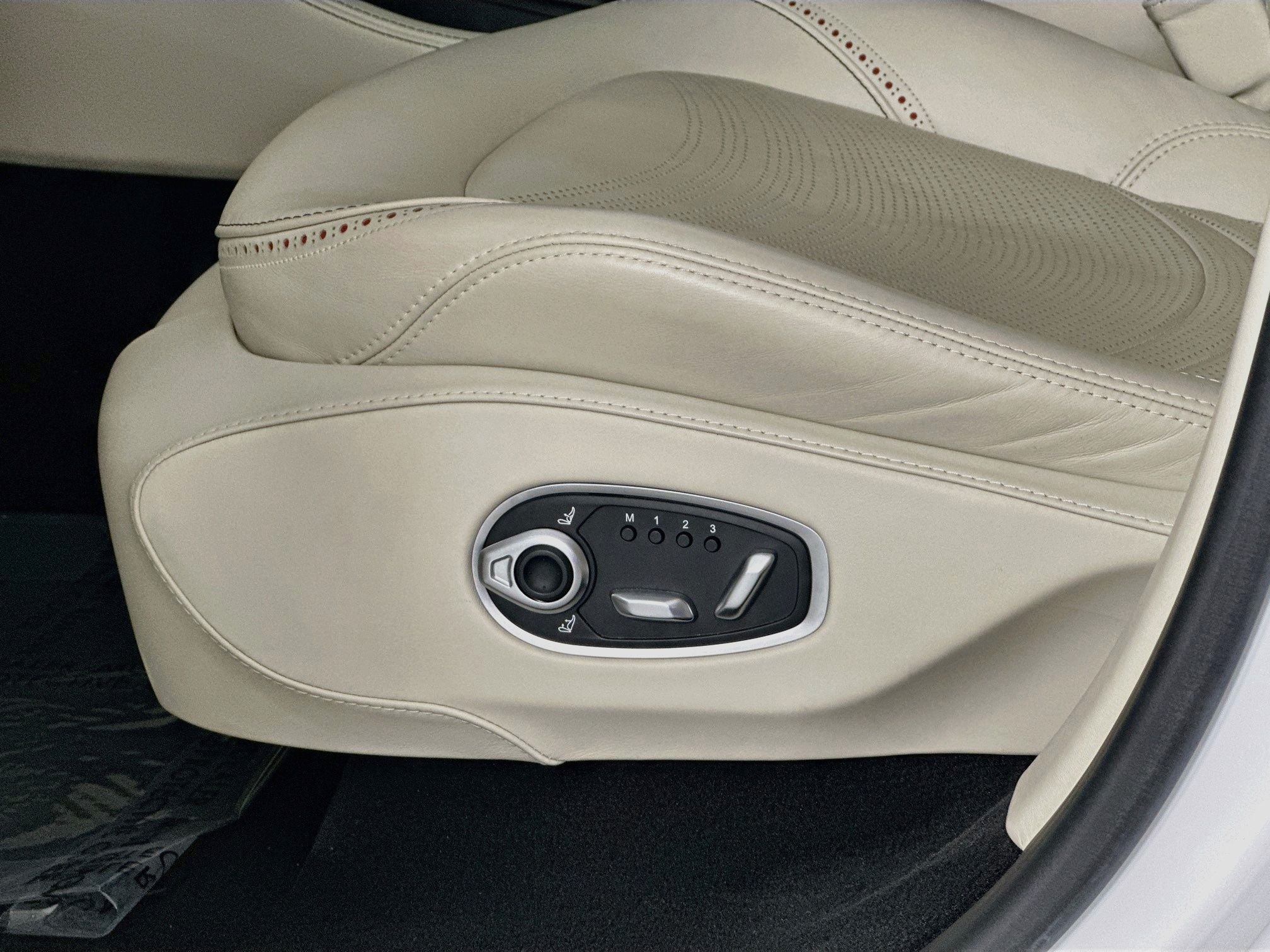 2023 Aston Martin DBX Base