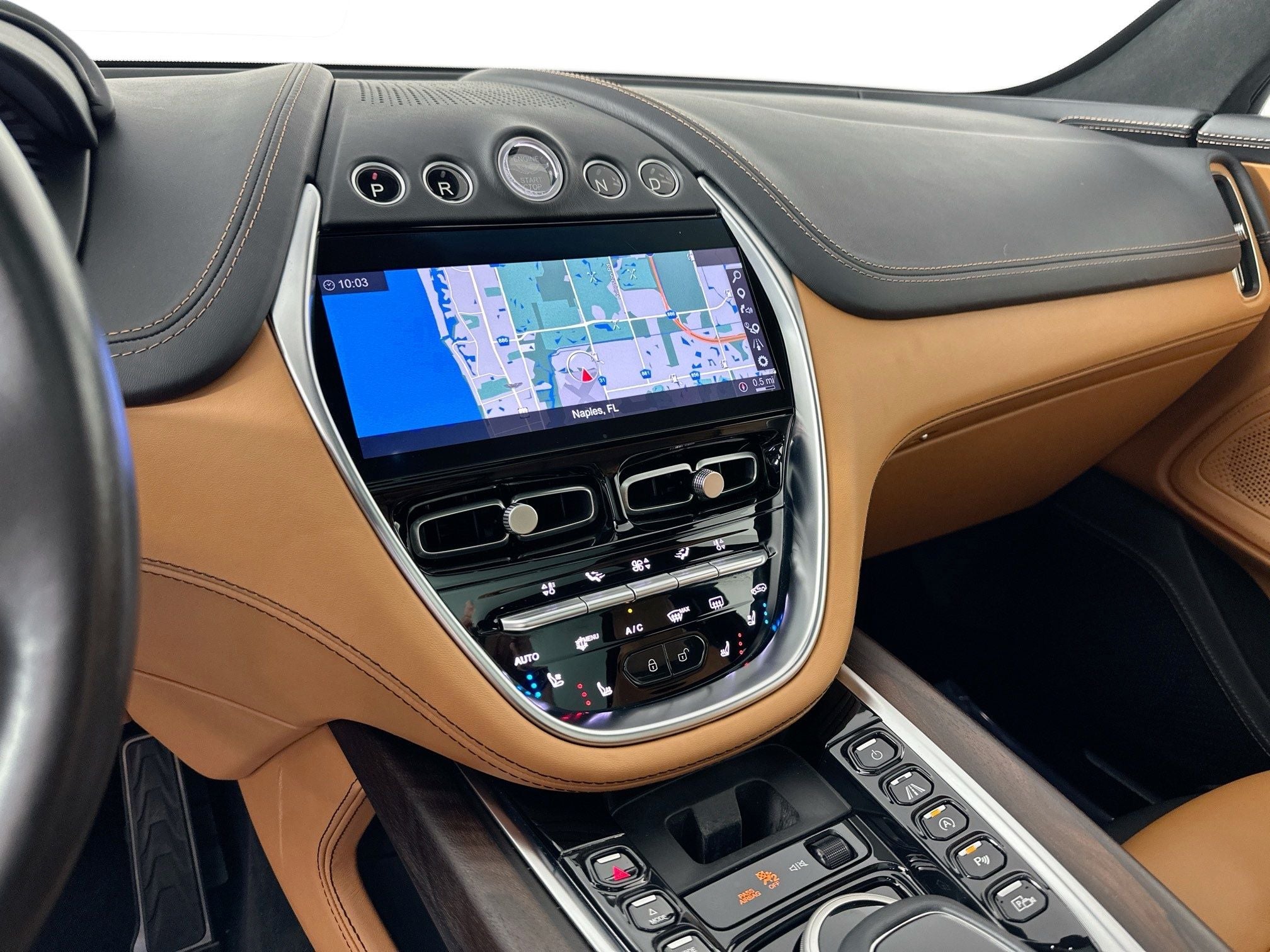 2022 Aston Martin DBX Base