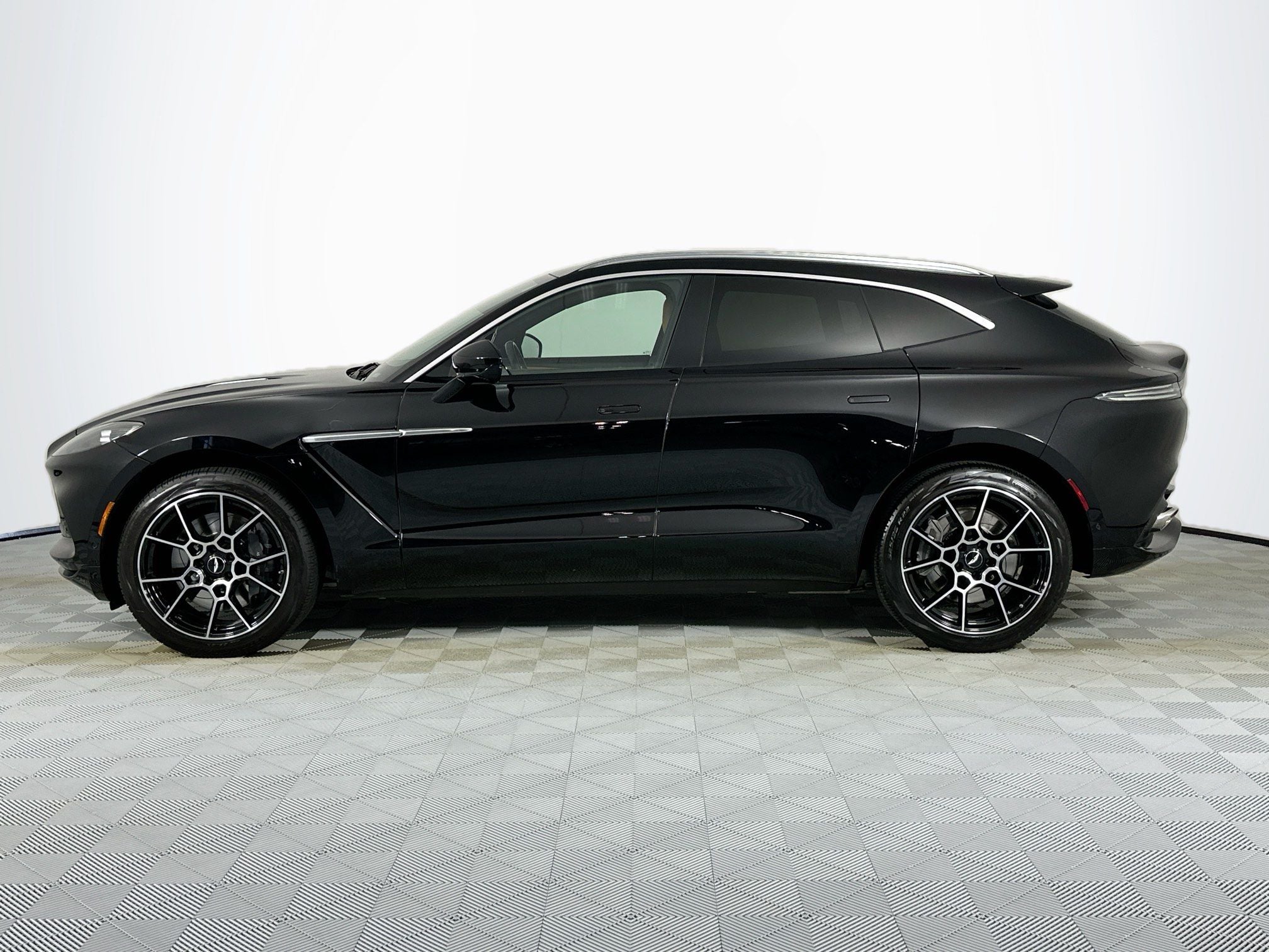 2022 Aston Martin DBX Base
