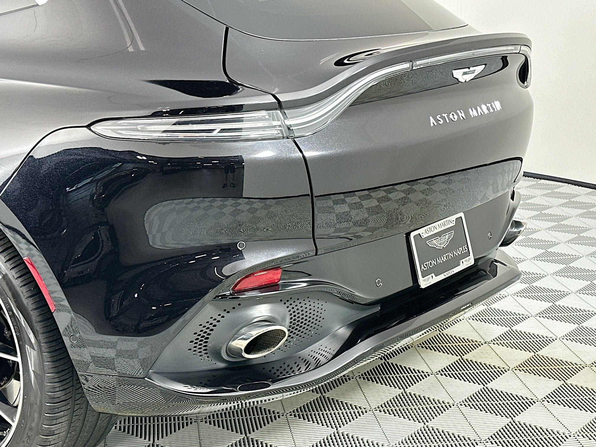 2022 Aston Martin DBX Base