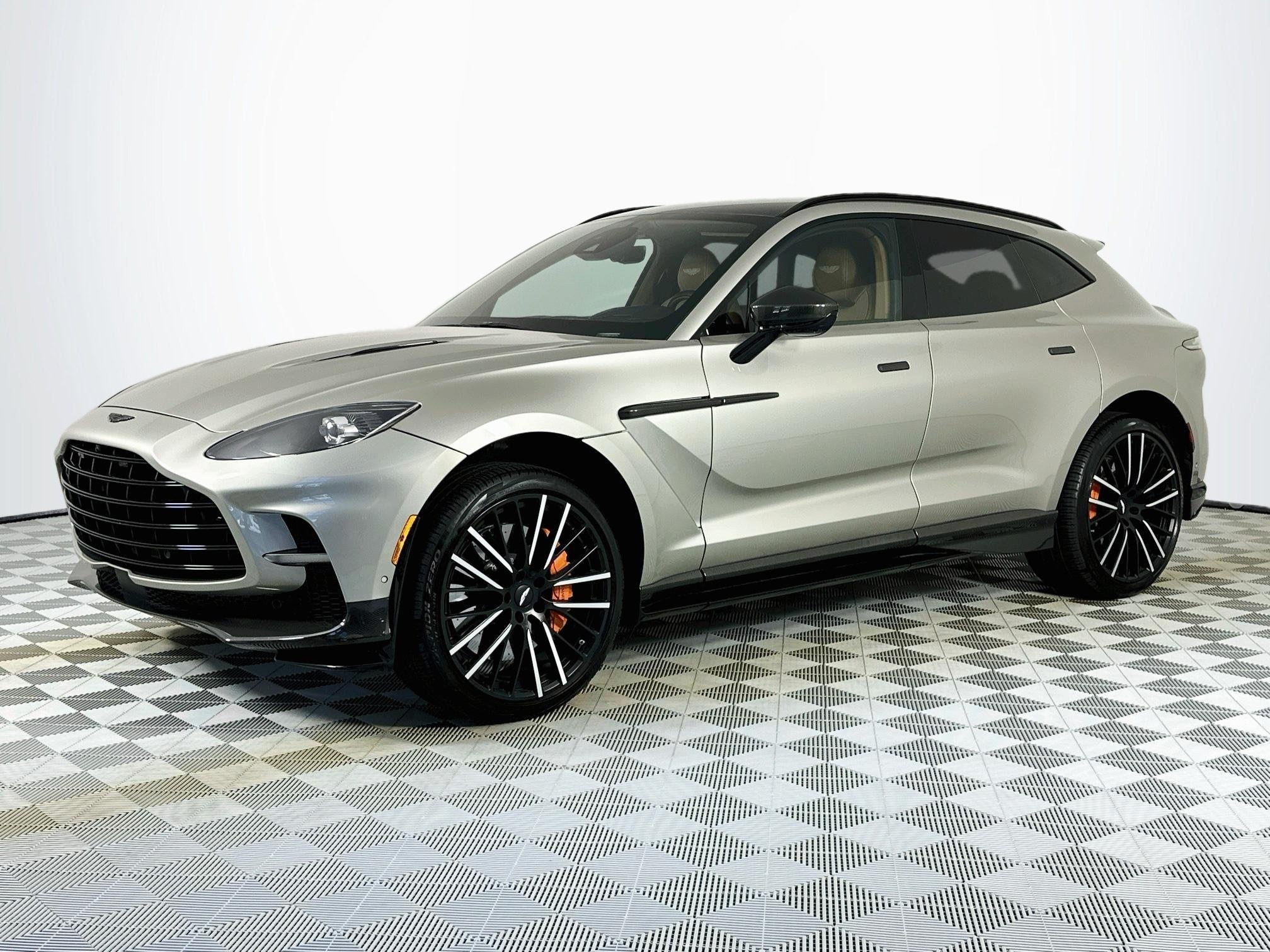 2023 Aston Martin DBX 707