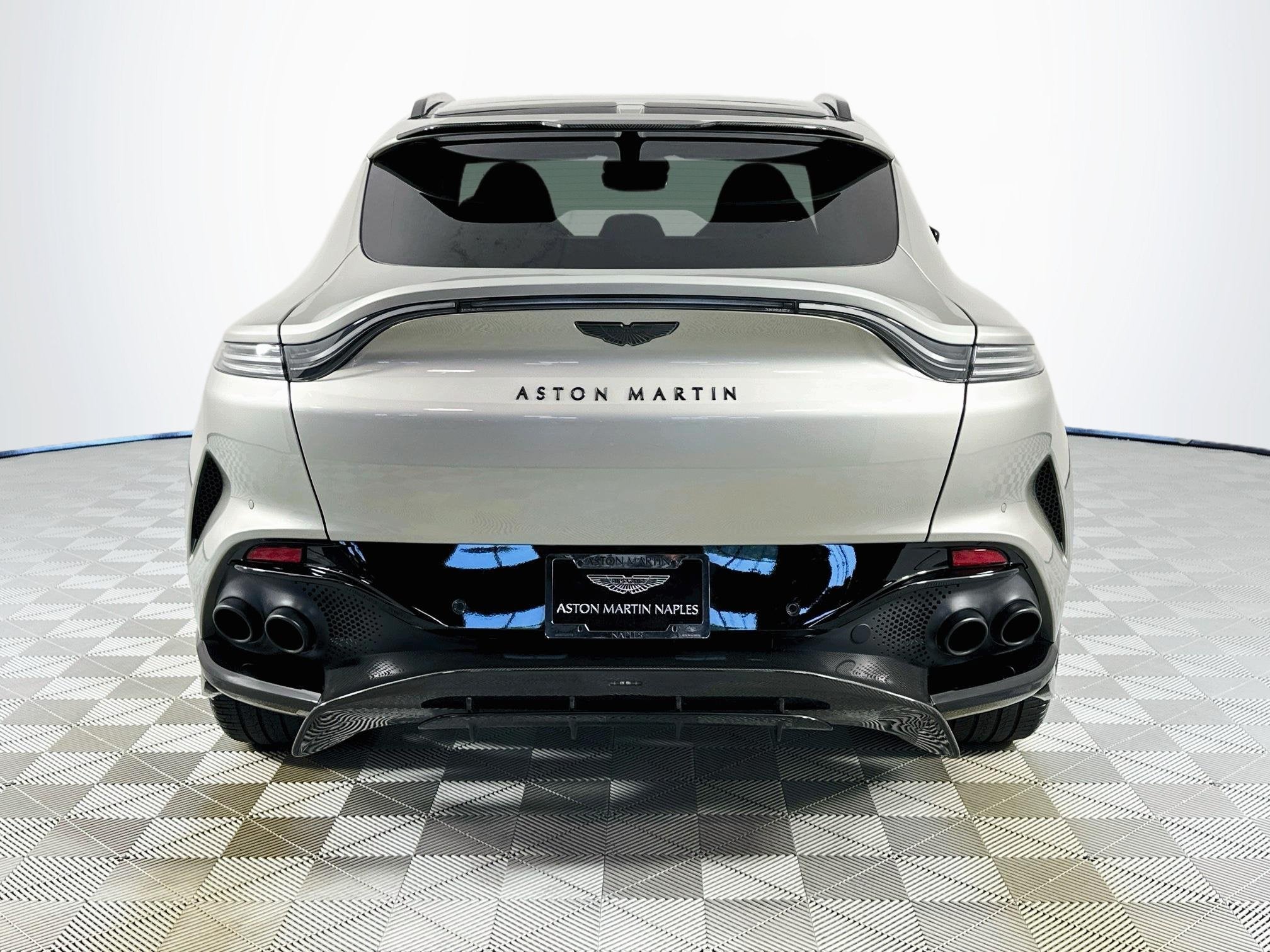 2023 Aston Martin DBX 707