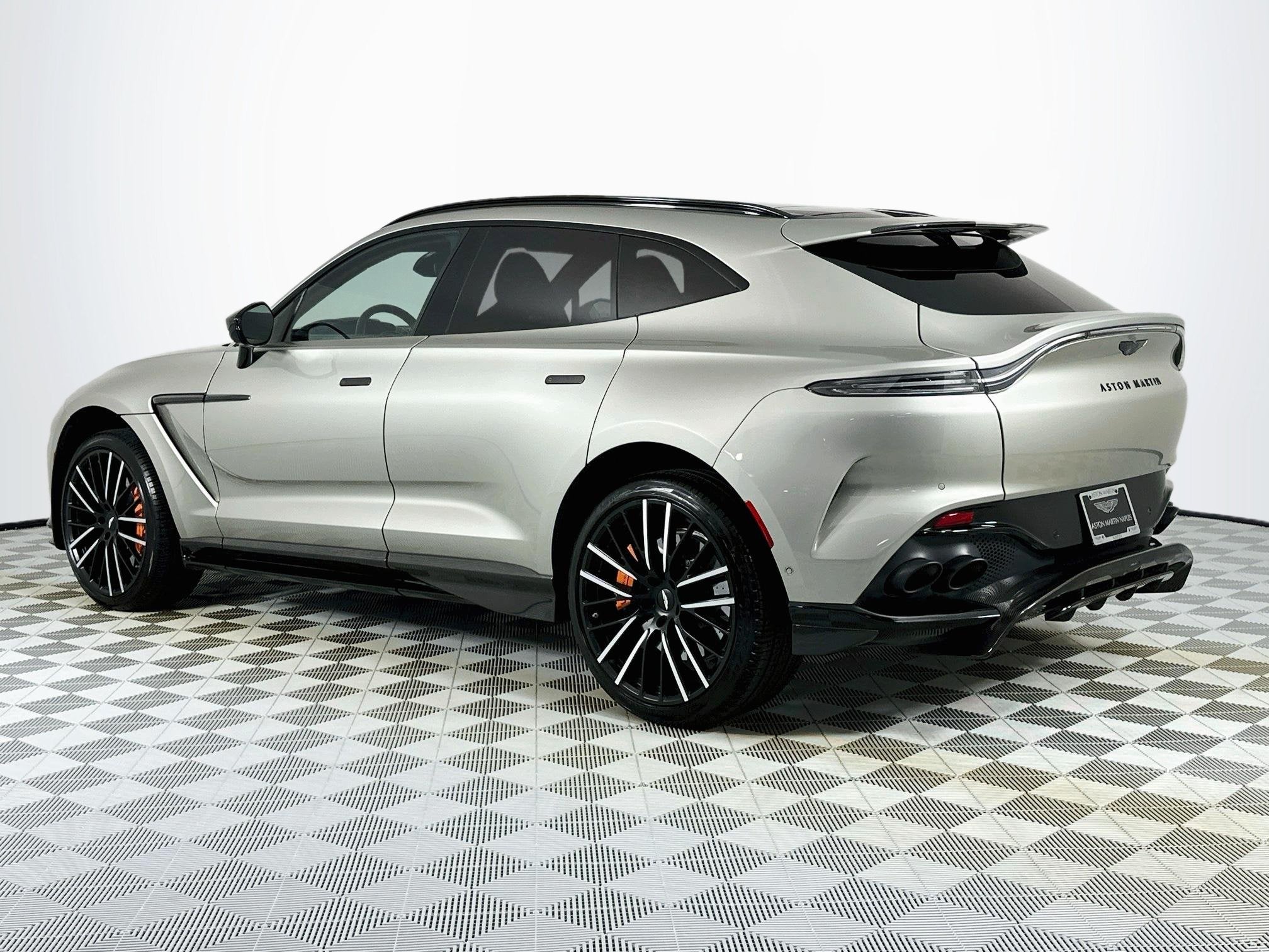 2023 Aston Martin DBX 707