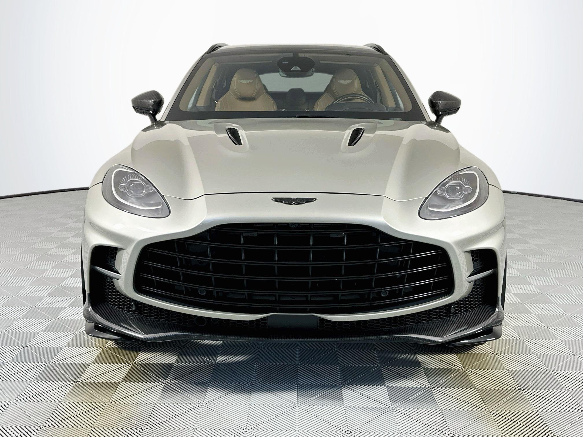 2023 Aston Martin DBX 707