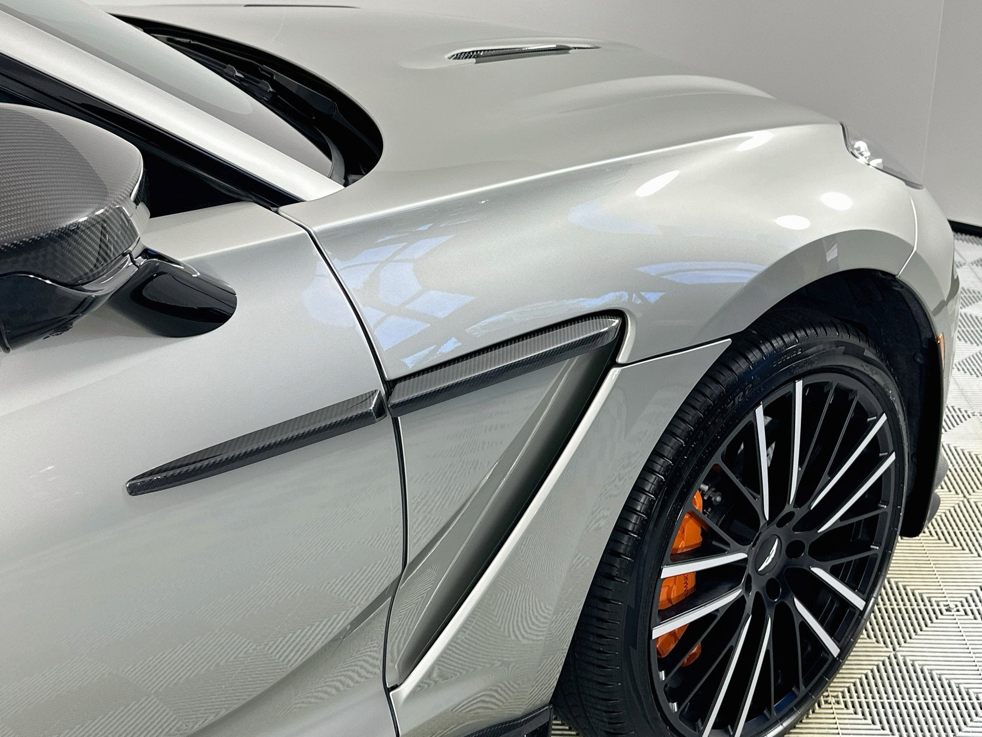 2023 Aston Martin DBX 707