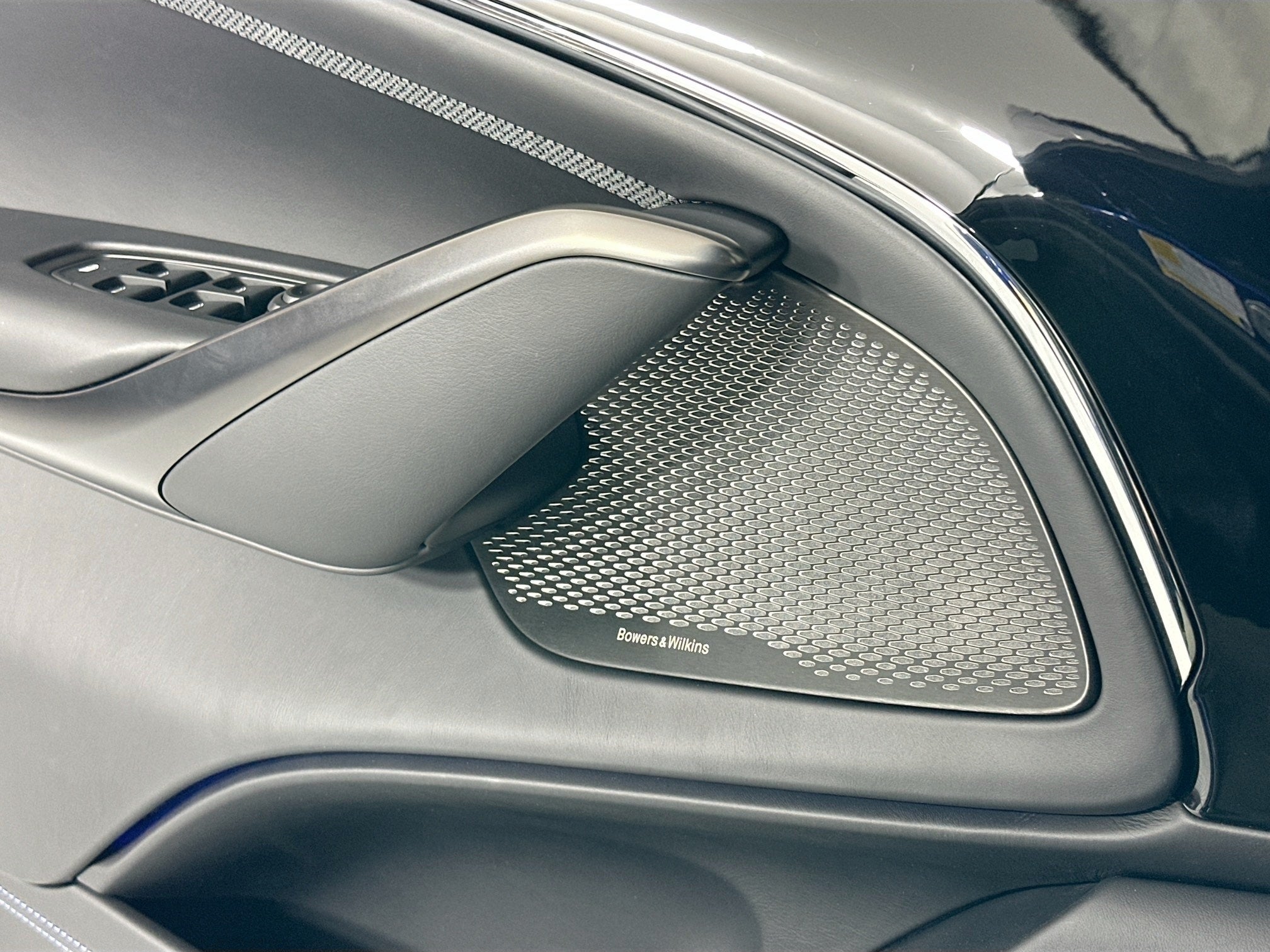 2025 Aston Martin DBX 707 Base