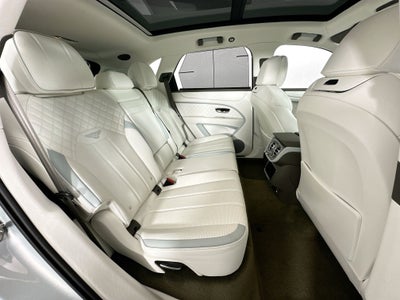 2024 Bentley Bentayga Azure - Mulliner Naples Breeze Collection