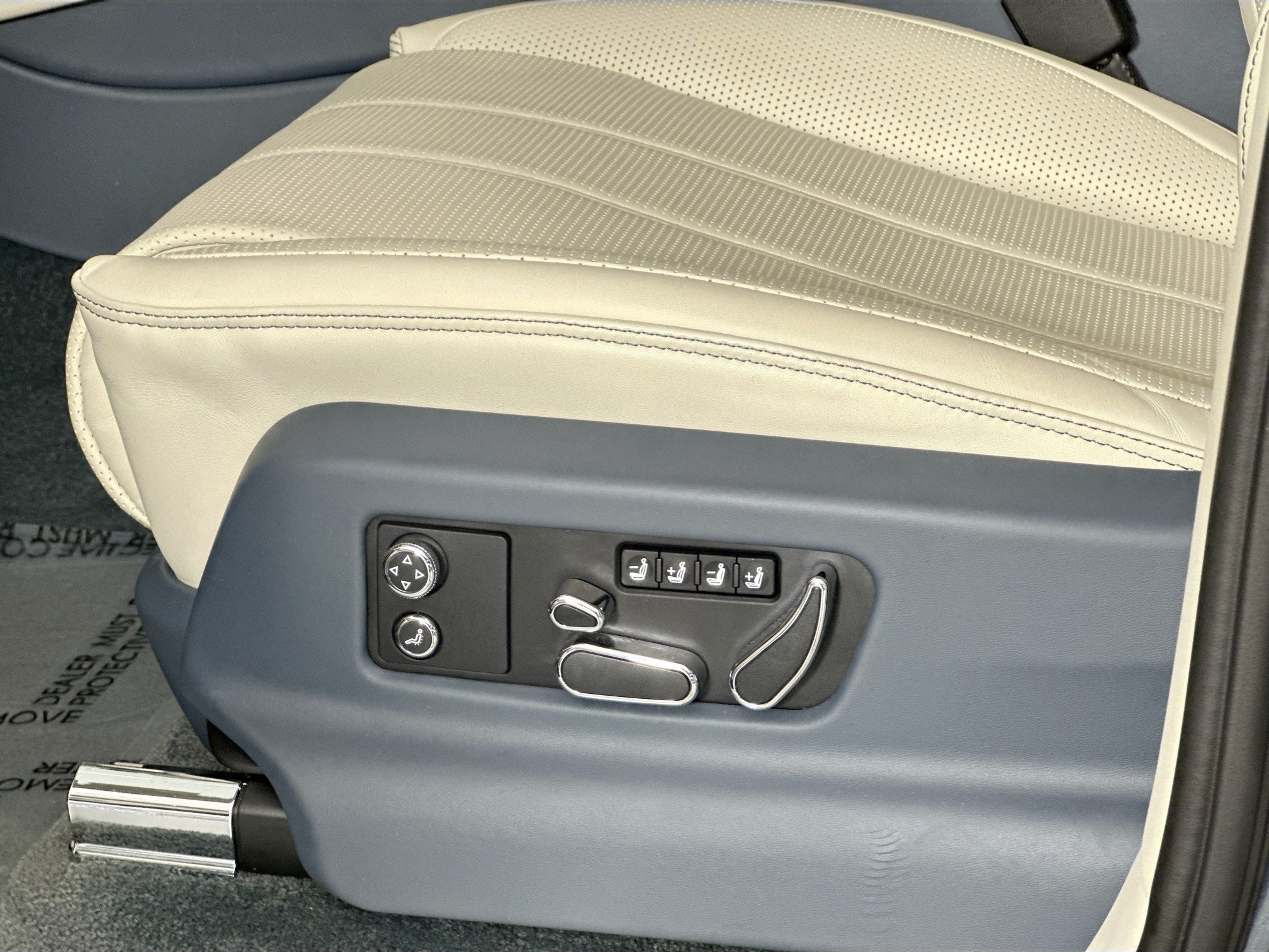 2023 Bentley Bentayga EWB Azure