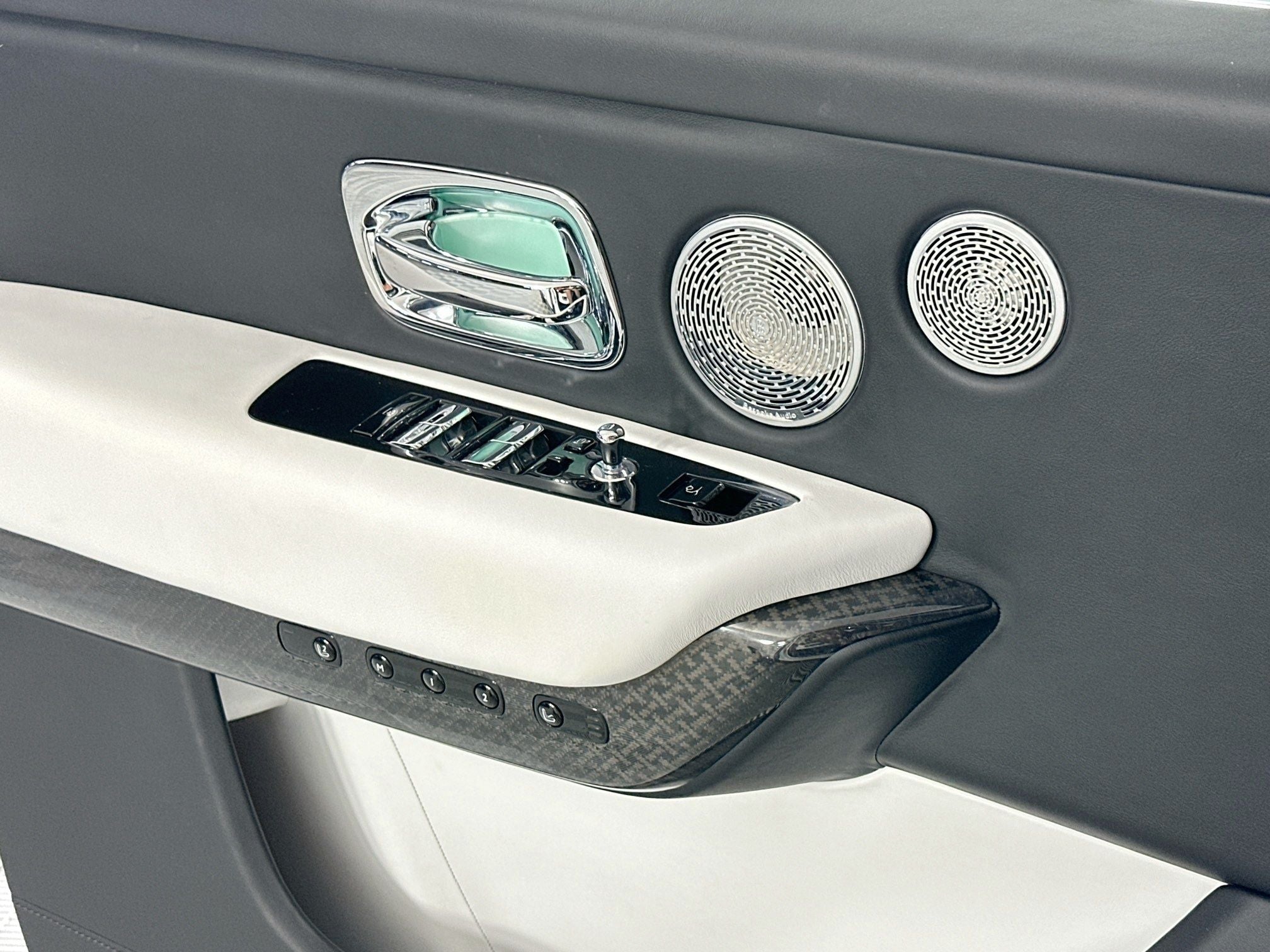 2023 Rolls-Royce Black Badge Cullinan Base