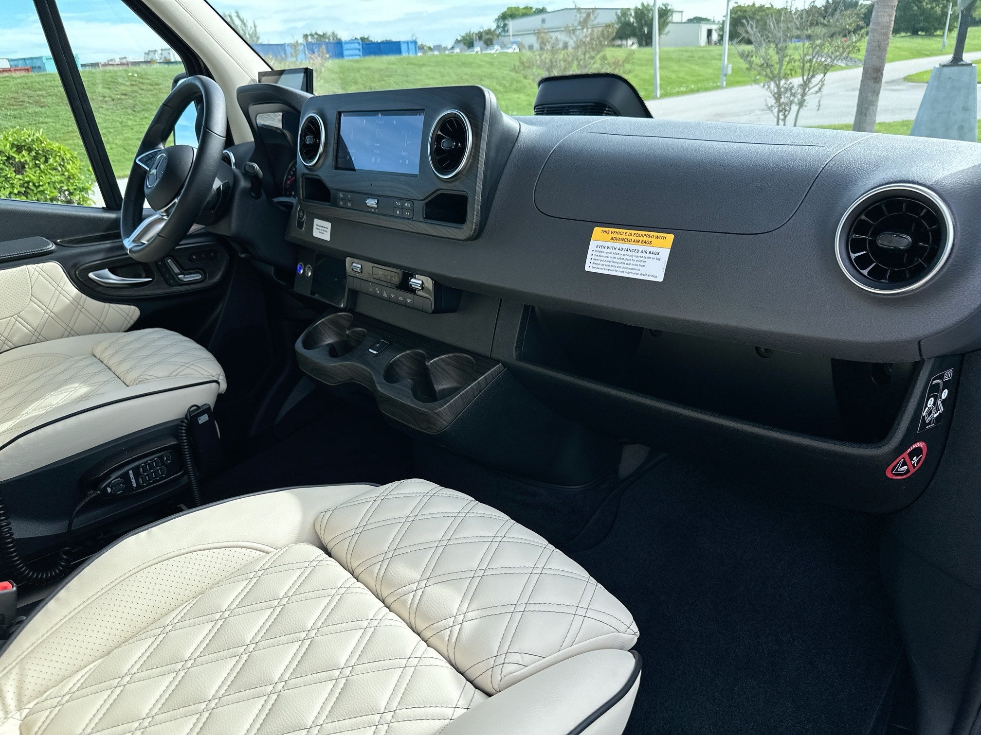 2025 Mercedes-Benz Luxe Cruiser Sprinter 3500 Cargo 170 WB High Roof